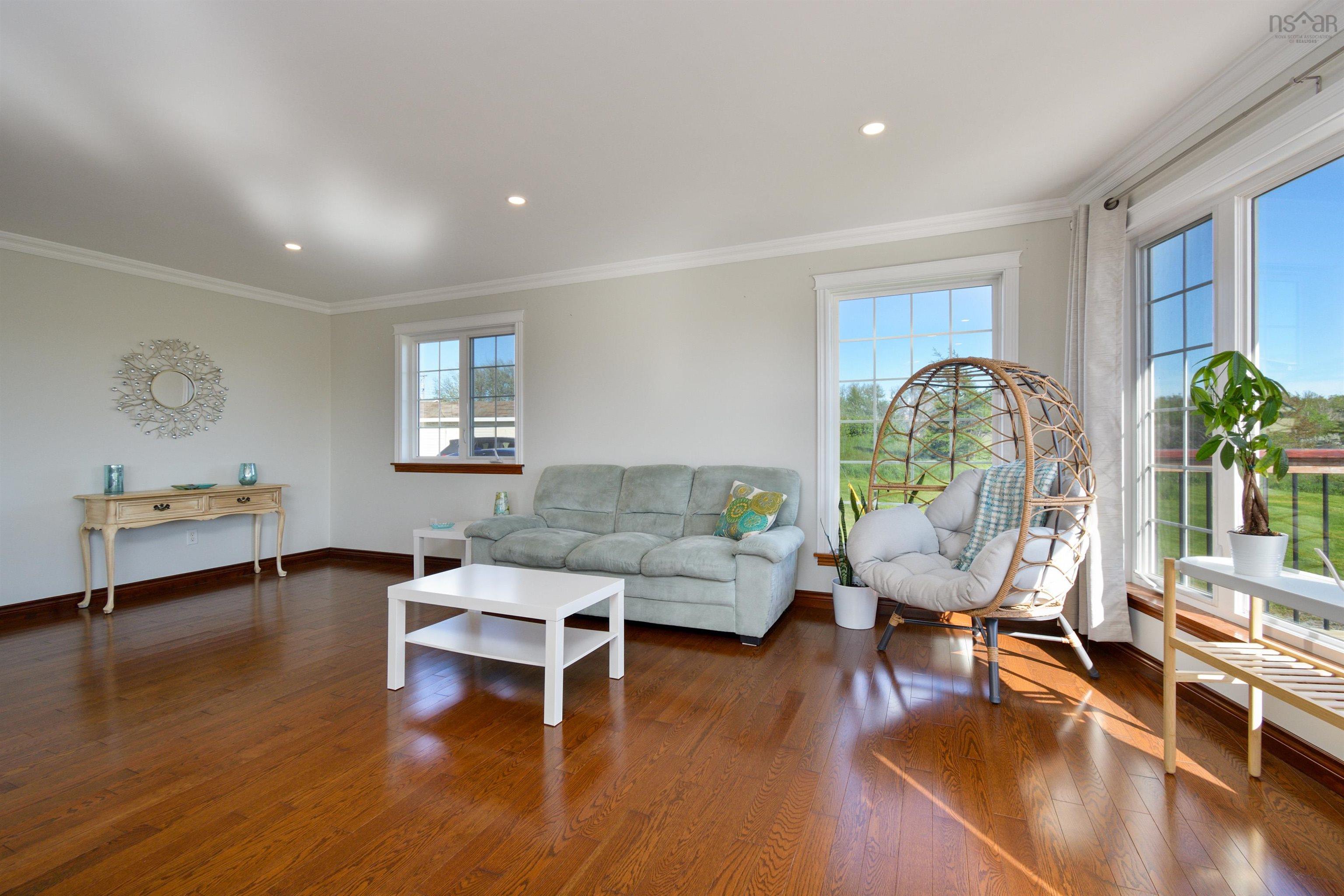 $1,100,000.00: 16 Karl