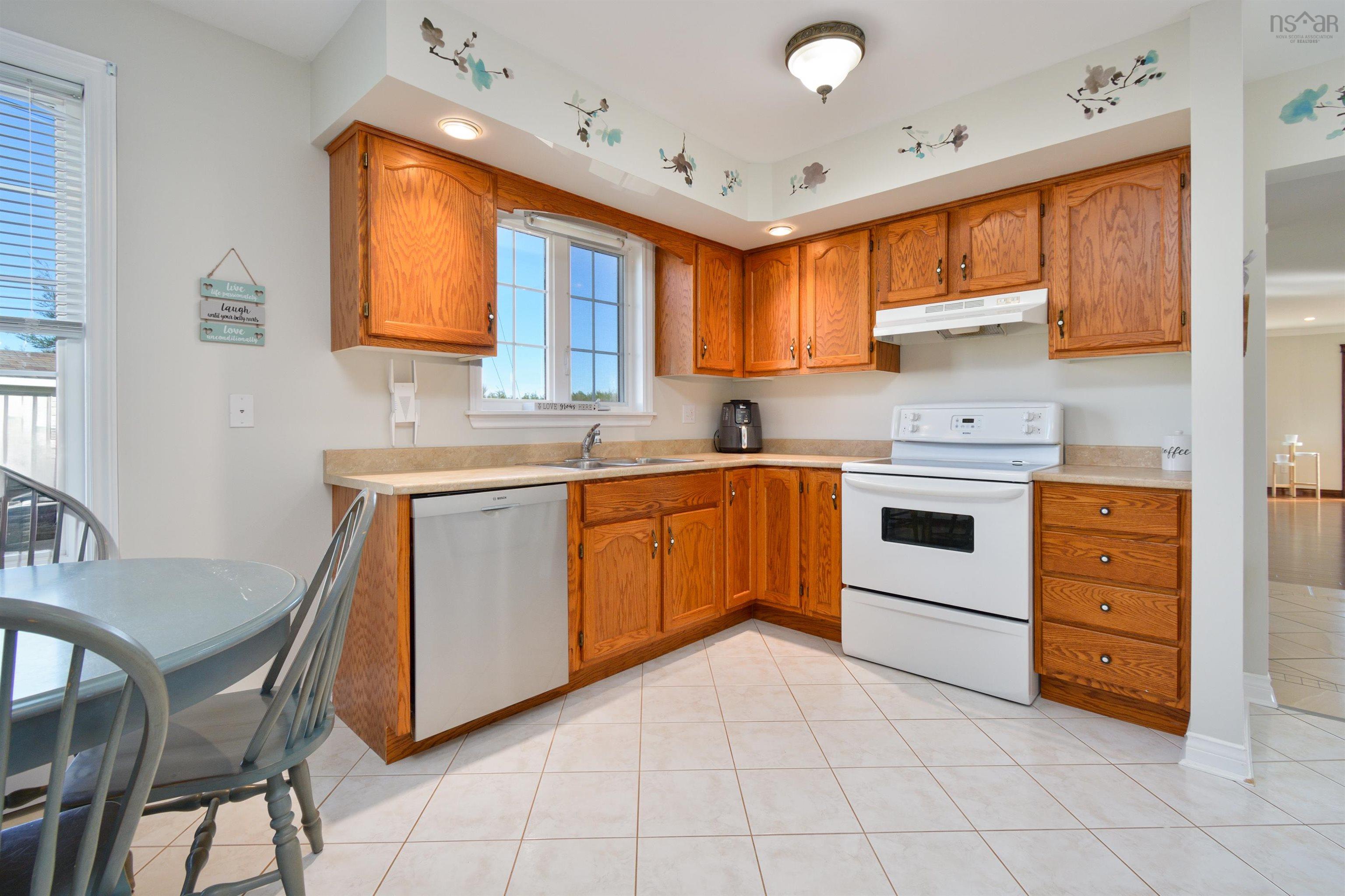 $1,100,000.00: 16 Karl