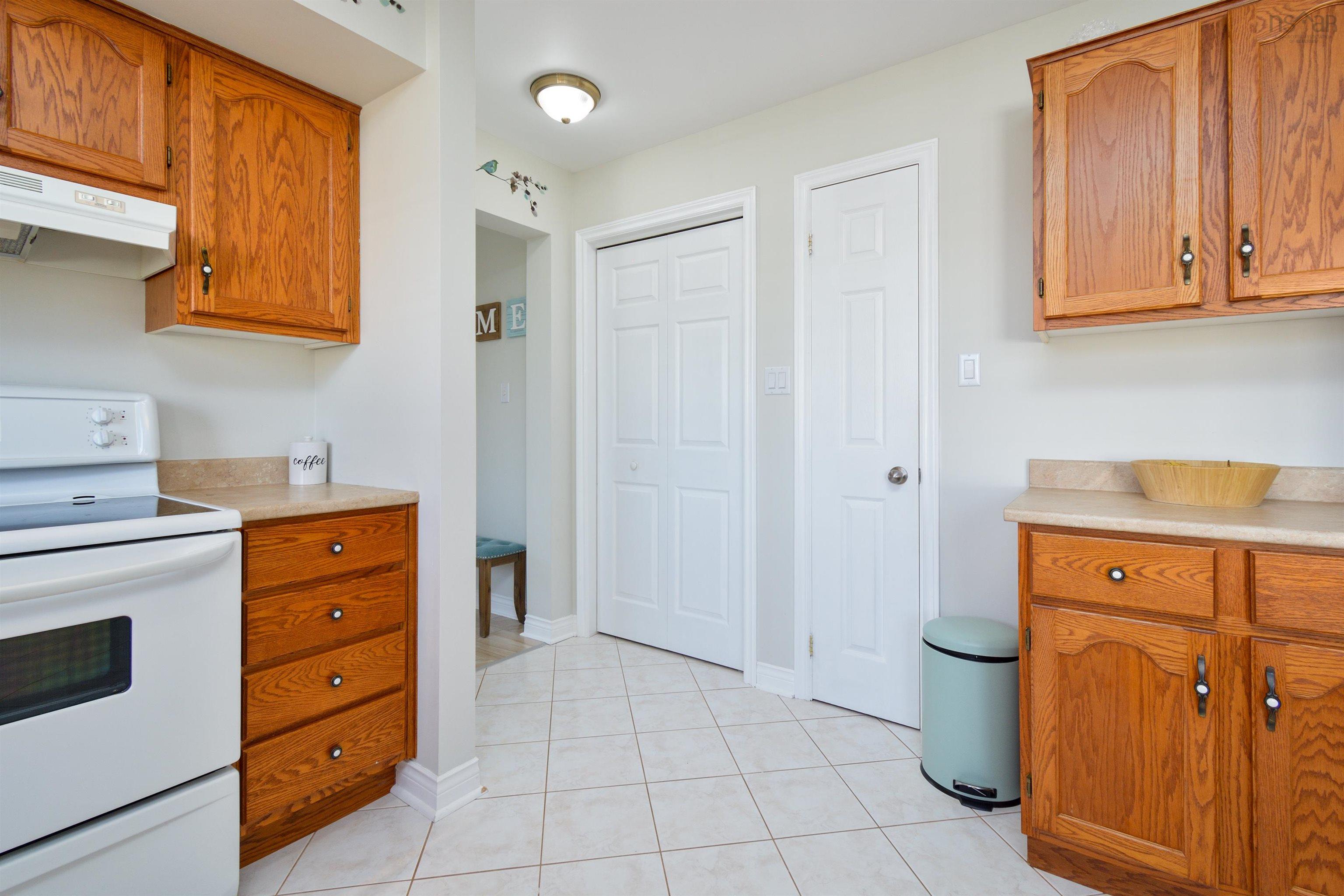 $1,100,000.00: 16 Karl