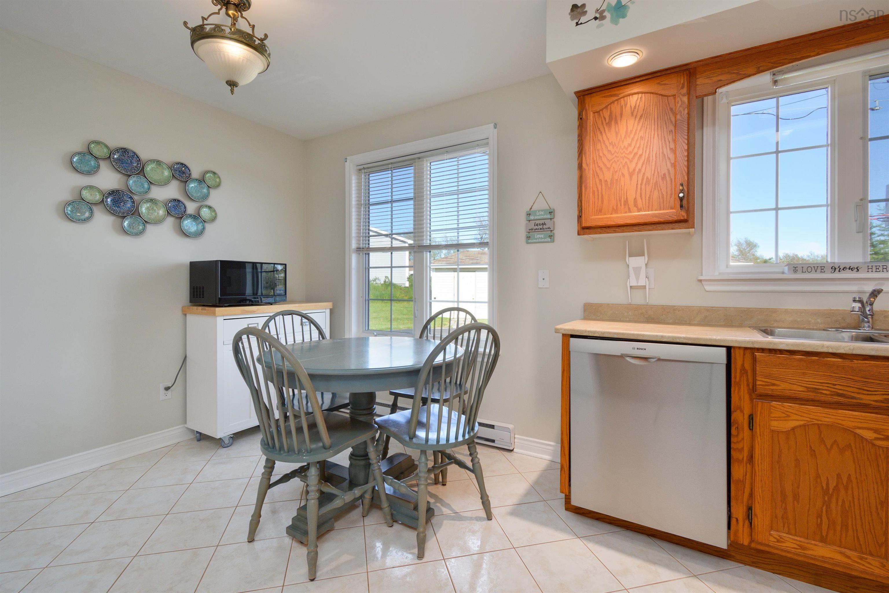 $1,100,000.00: 16 Karl