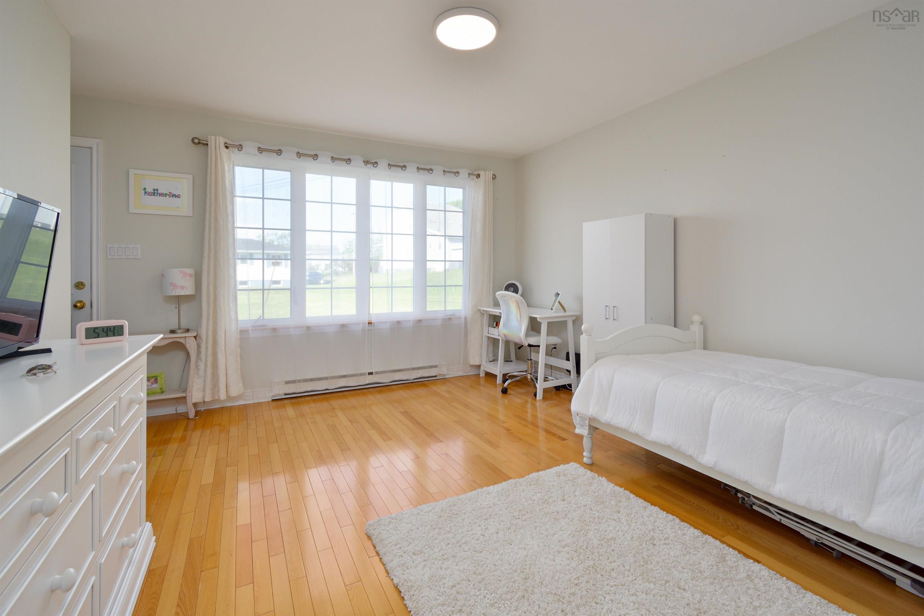 $1,100,000.00: 16 Karl