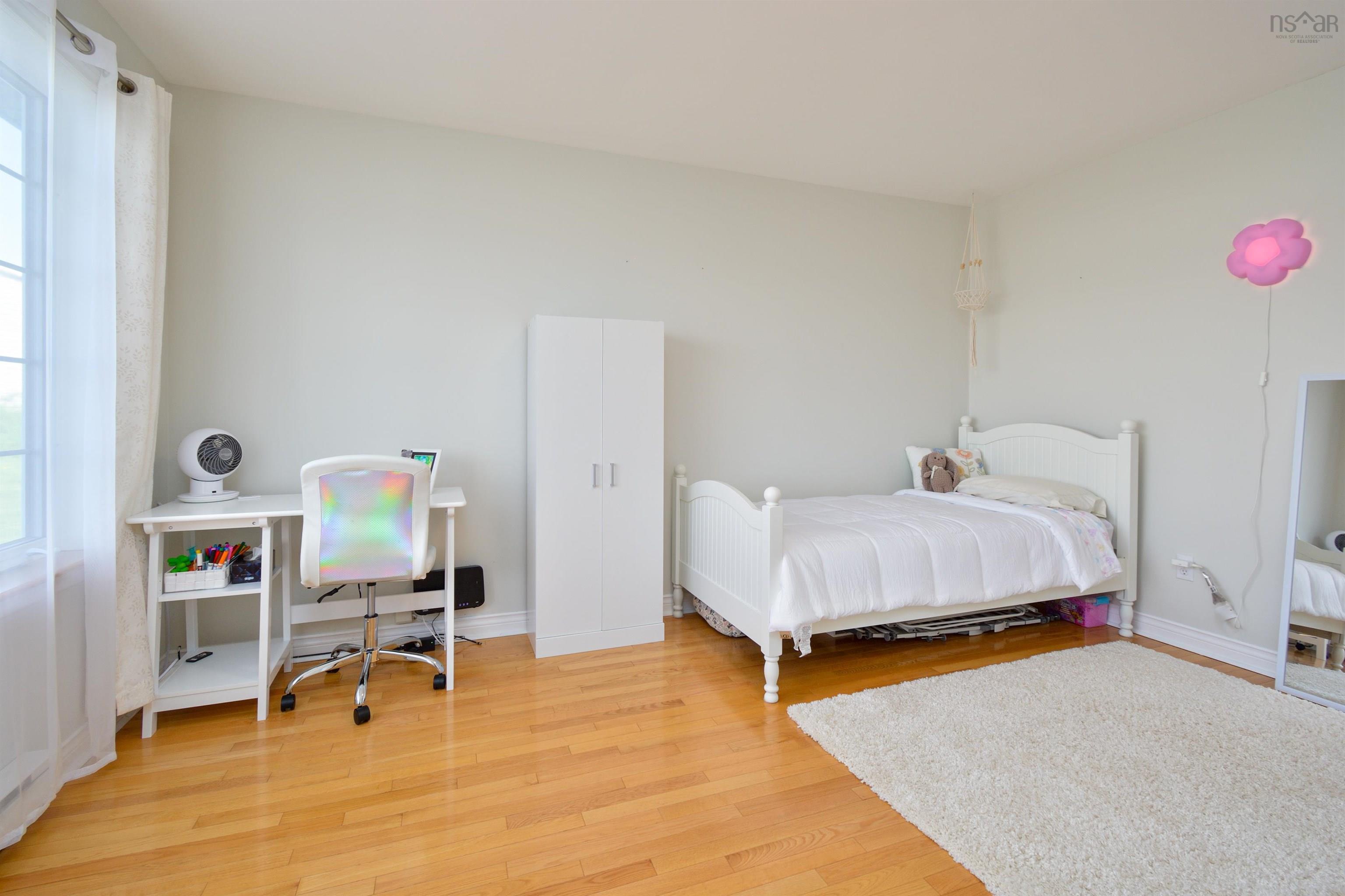 $1,100,000.00: 16 Karl