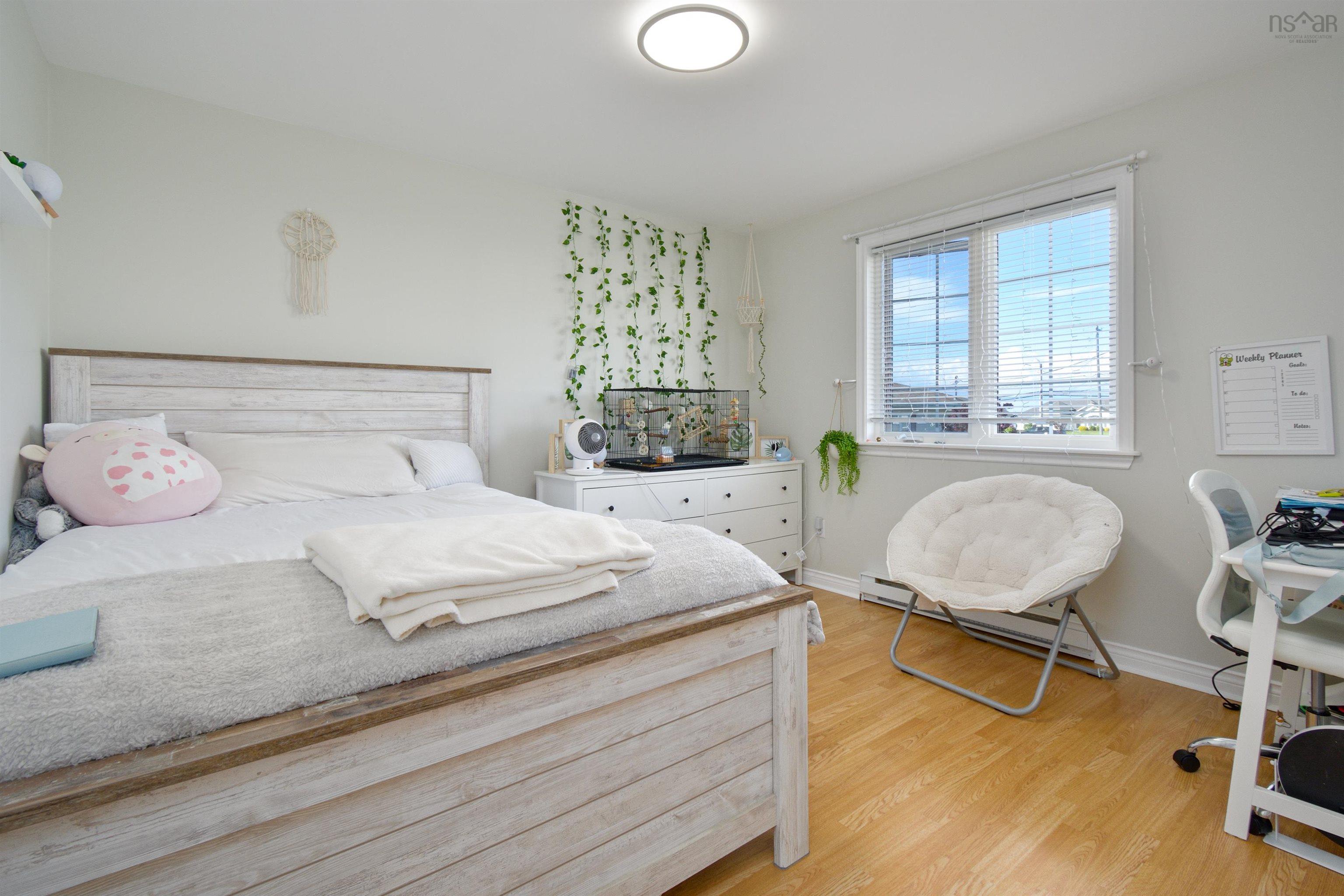 $1,100,000.00: 16 Karl