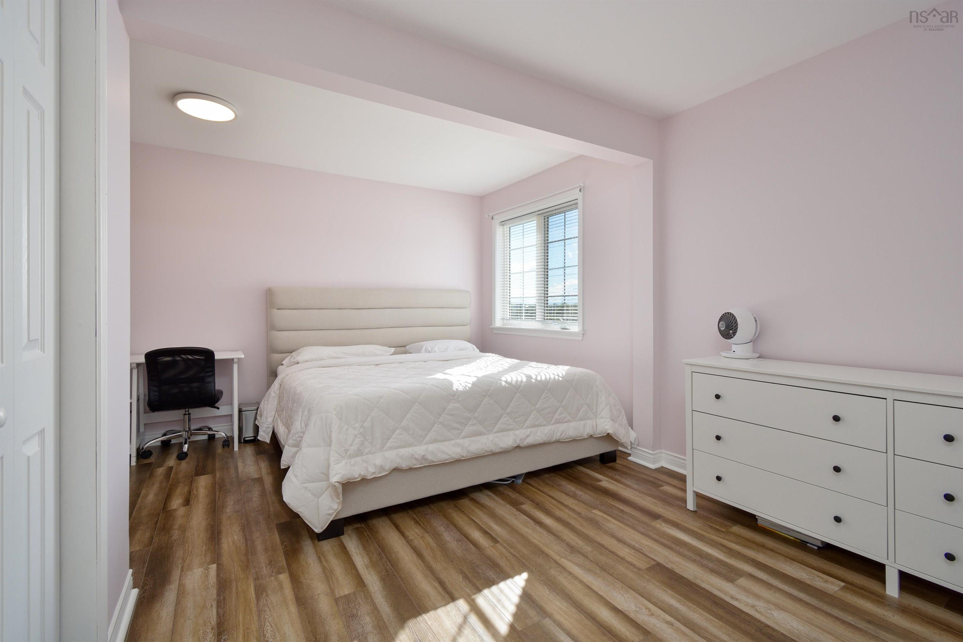 $1,100,000.00: 16 Karl