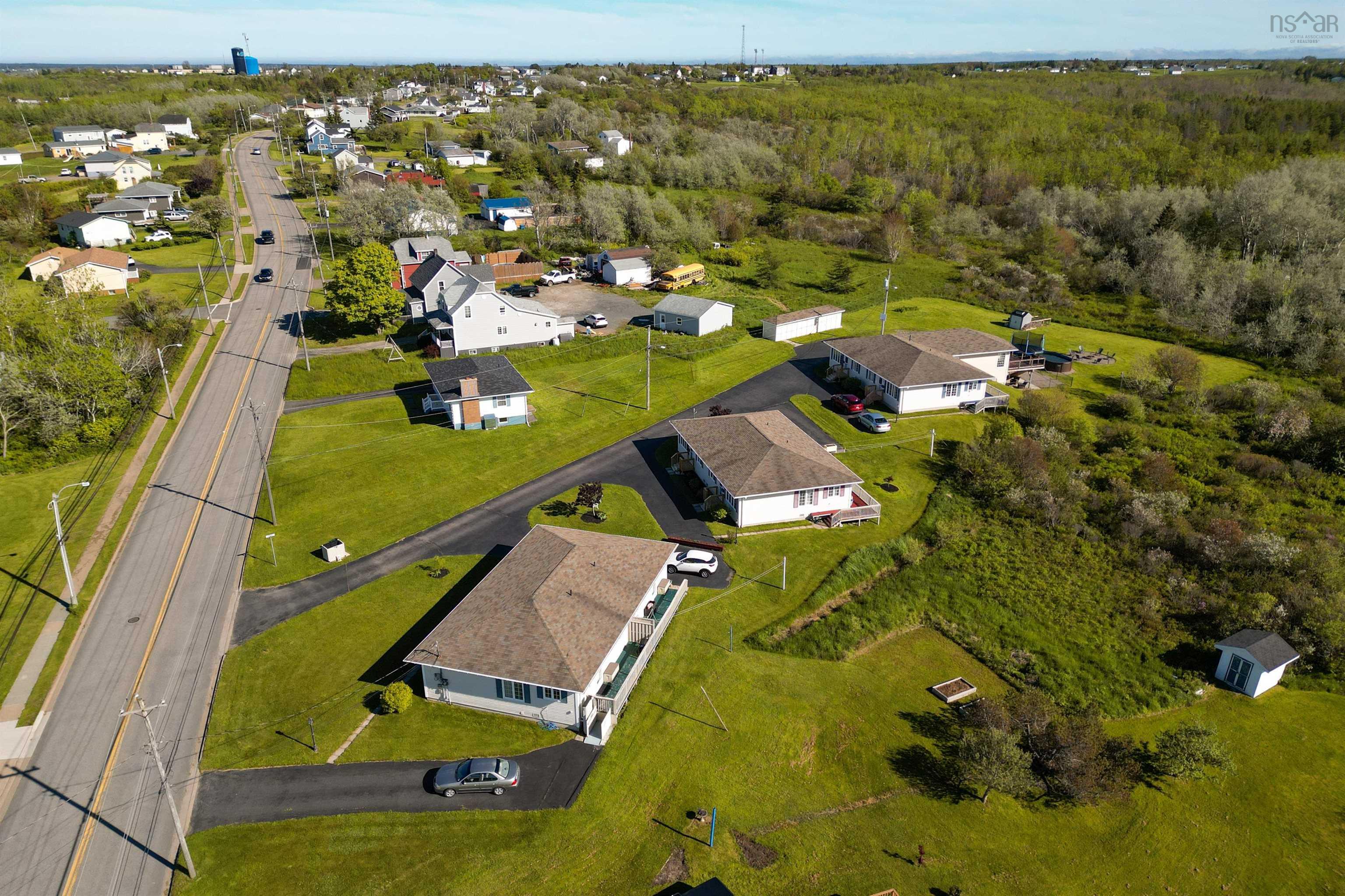 $1,100,000.00: 16 Karl