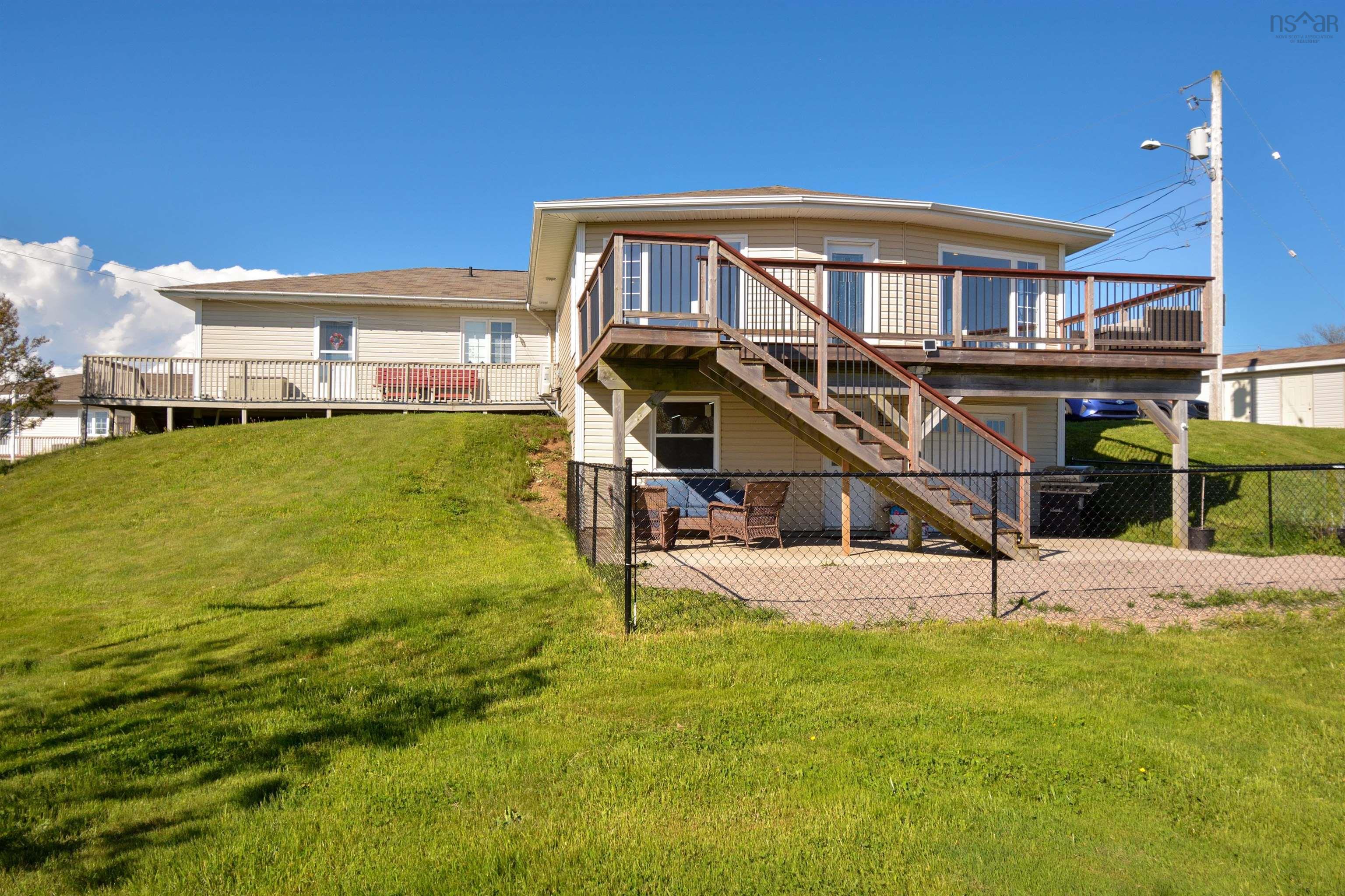 $1,100,000.00: 16 Karl