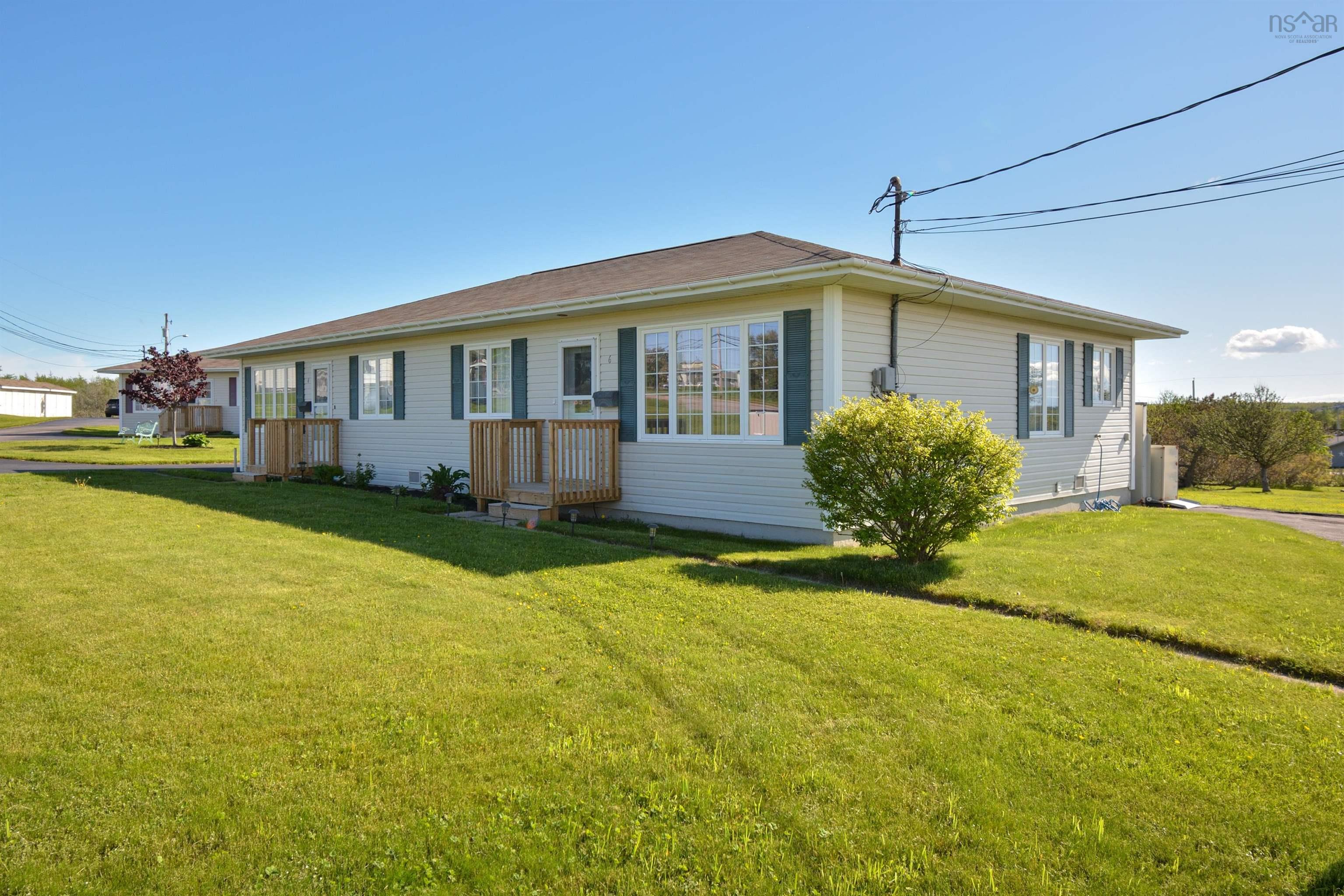 $1,100,000.00: 16 Karl