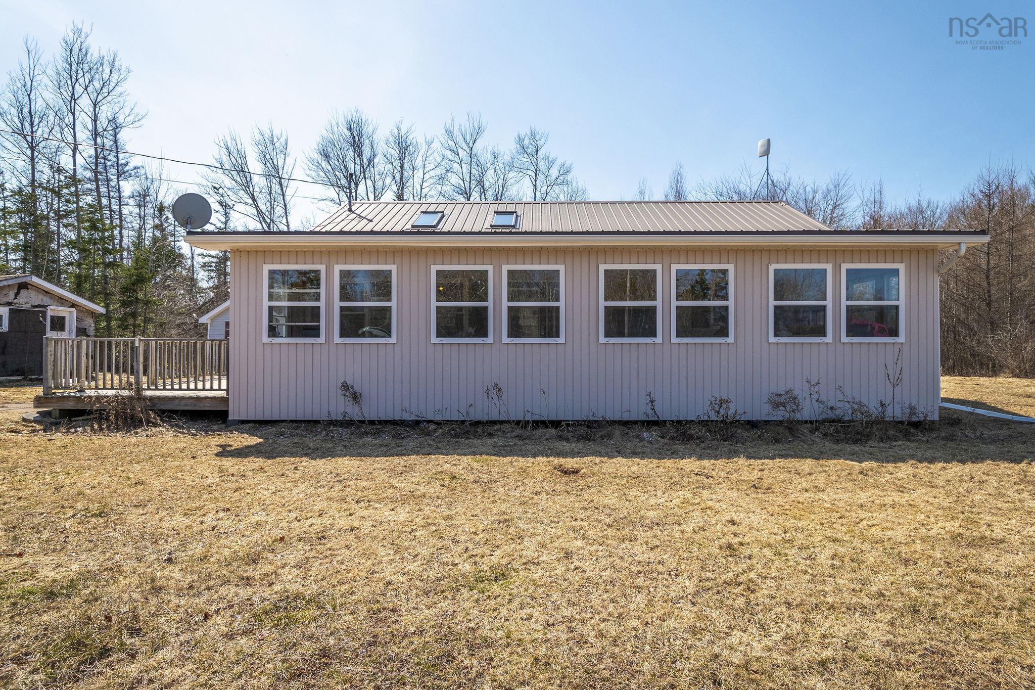 $249,900.00: 9660 366 Highway, Port Howe