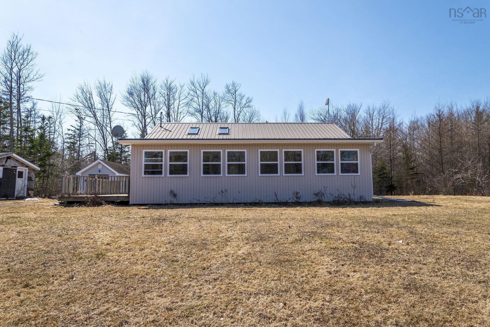 $249,900.00: 9660 366 Highway, Port Howe