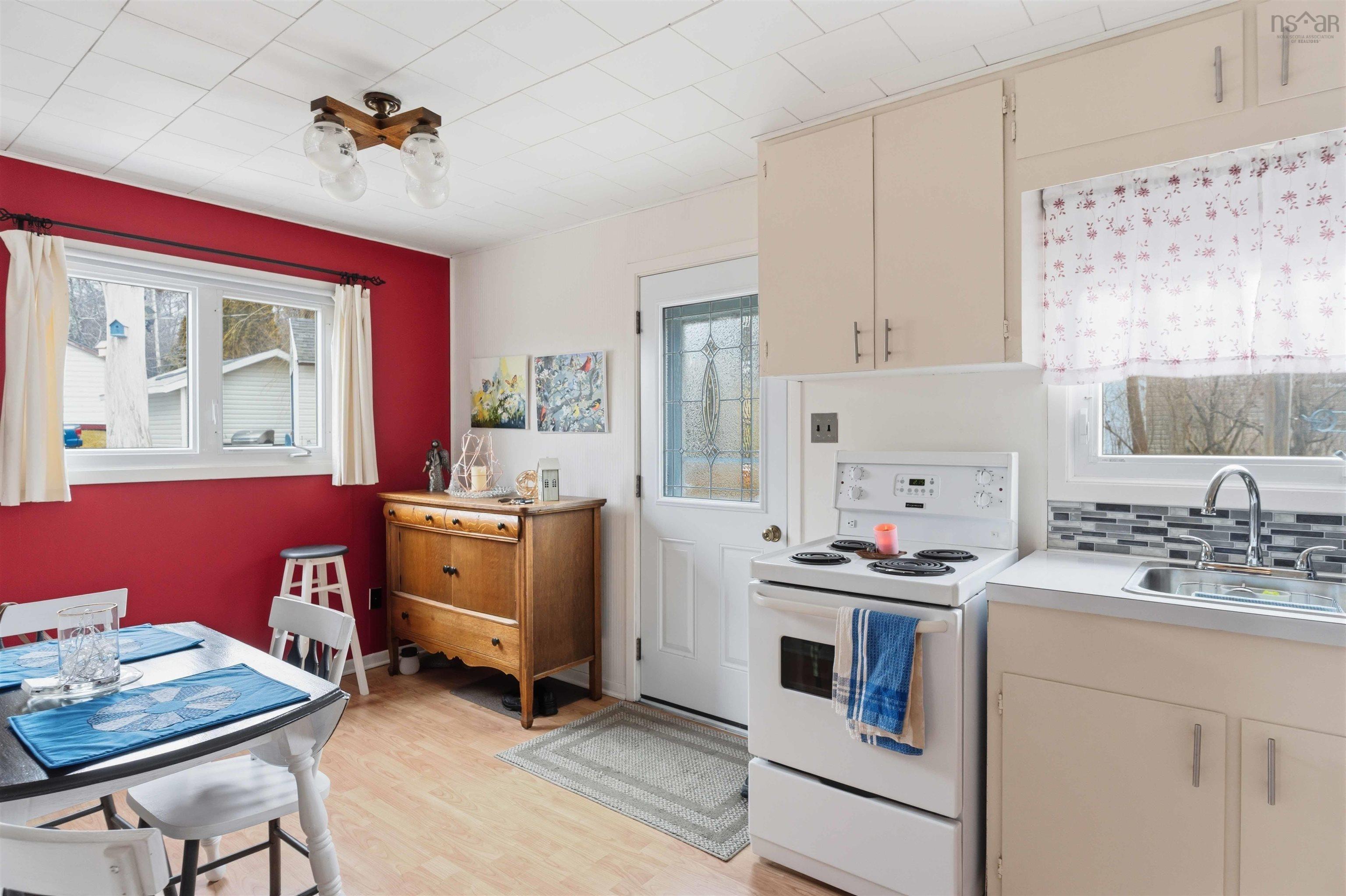 $339,000.00: 3 Inglewood Avenue, Kentville