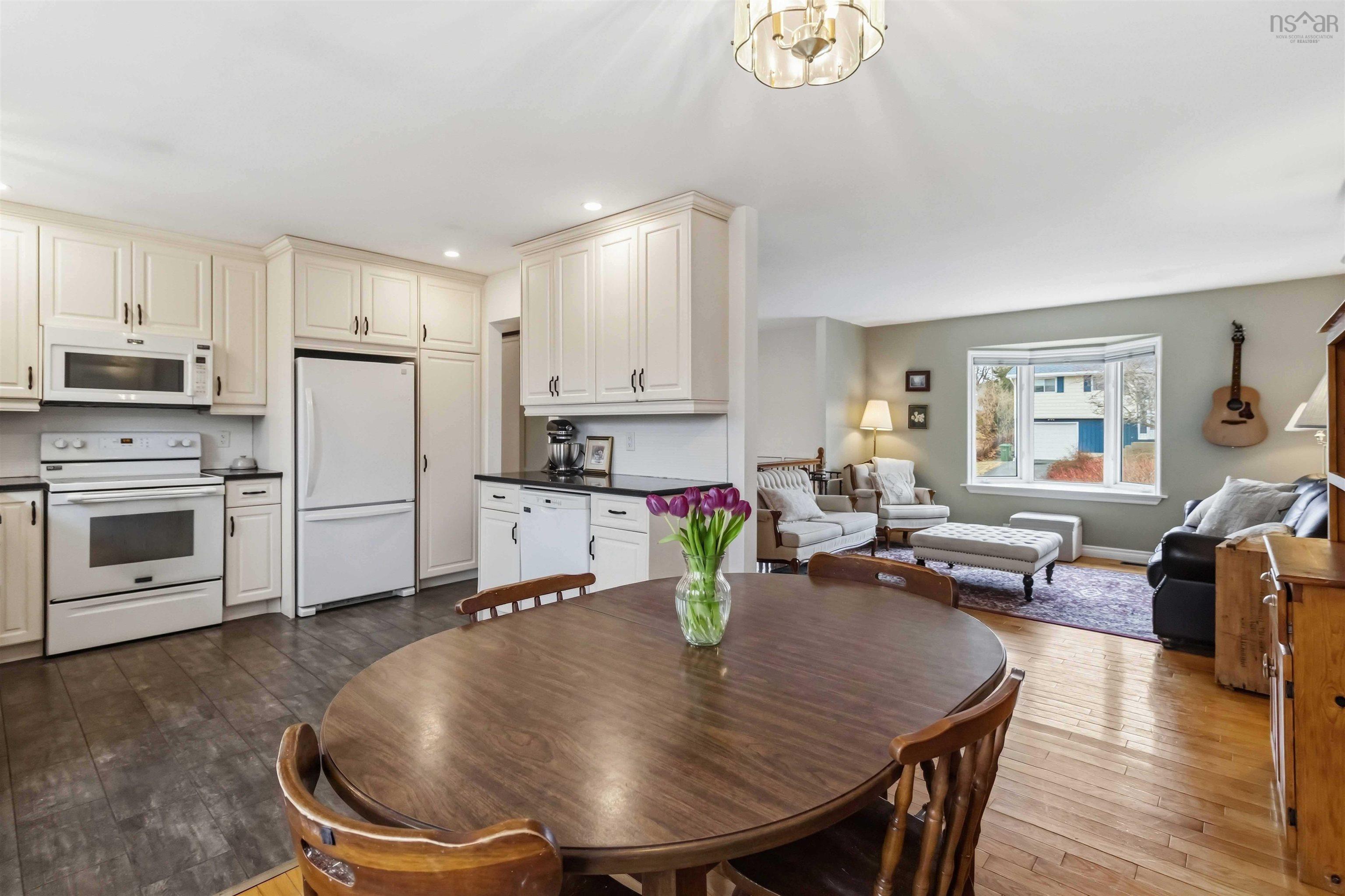 $509,900.00: 100 Greendale Court, Timberlea