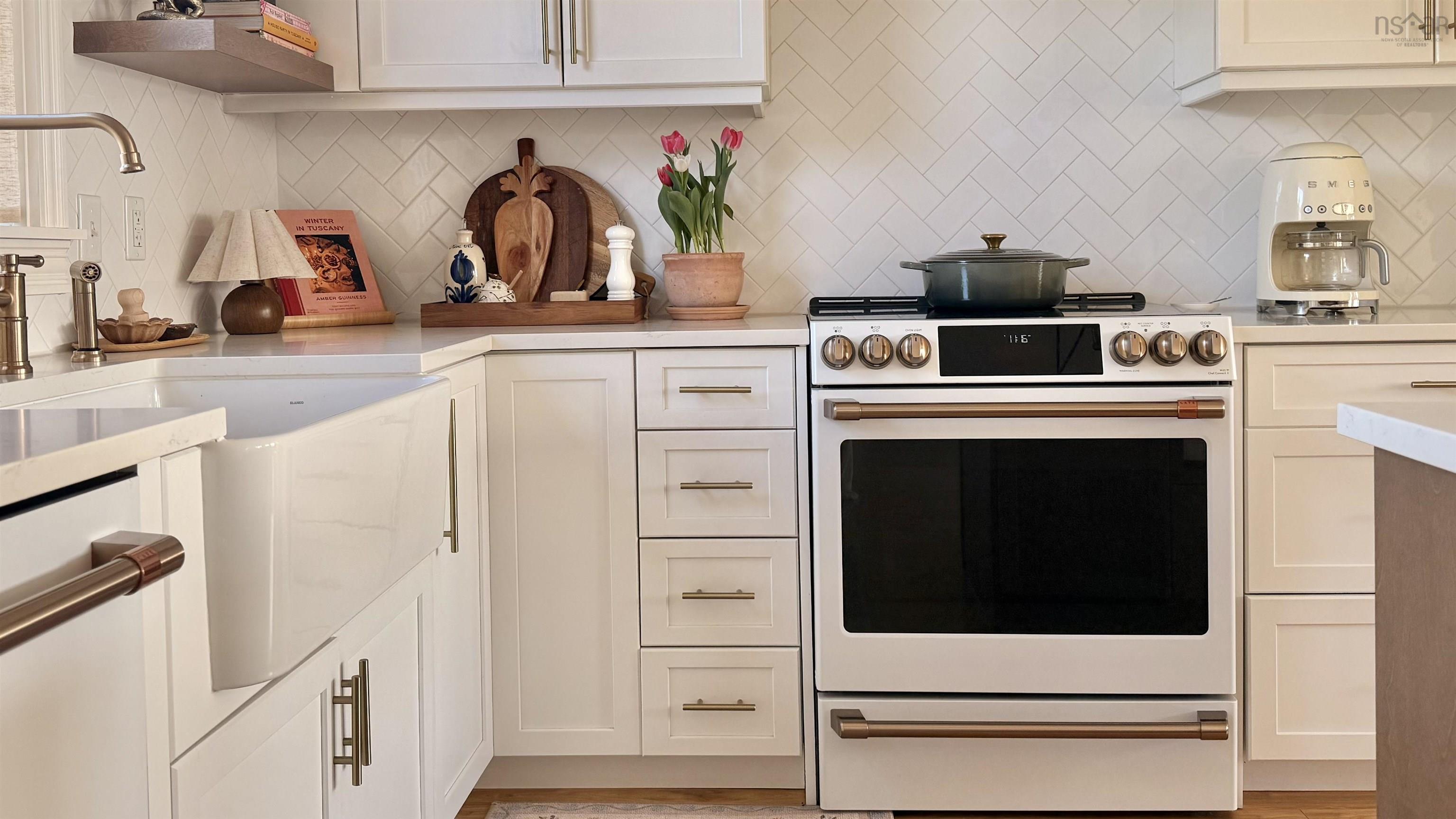 $749,900.00: 15 Acorn Avenue, Lantz