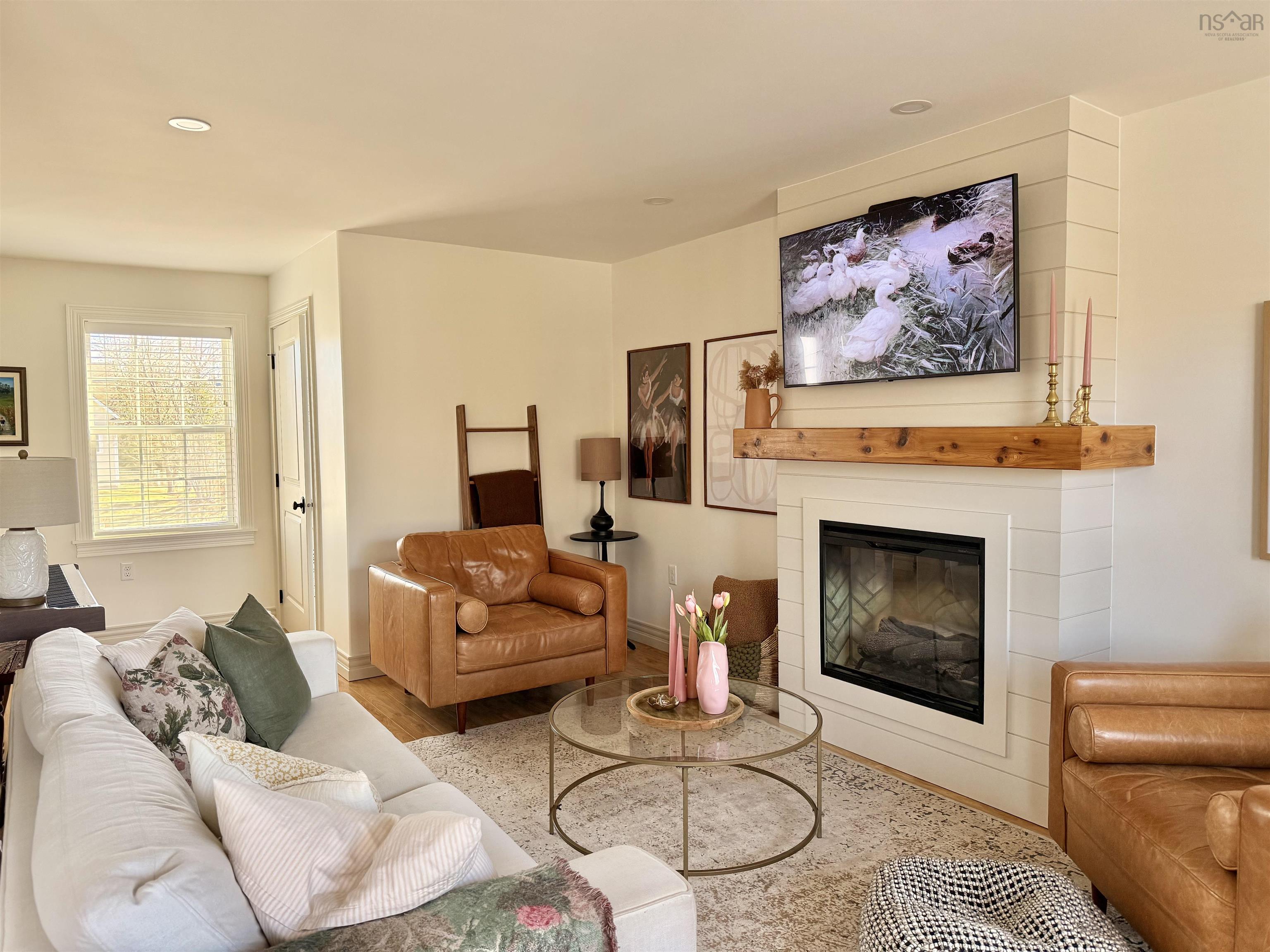 $749,900.00: 15 Acorn Avenue, Lantz