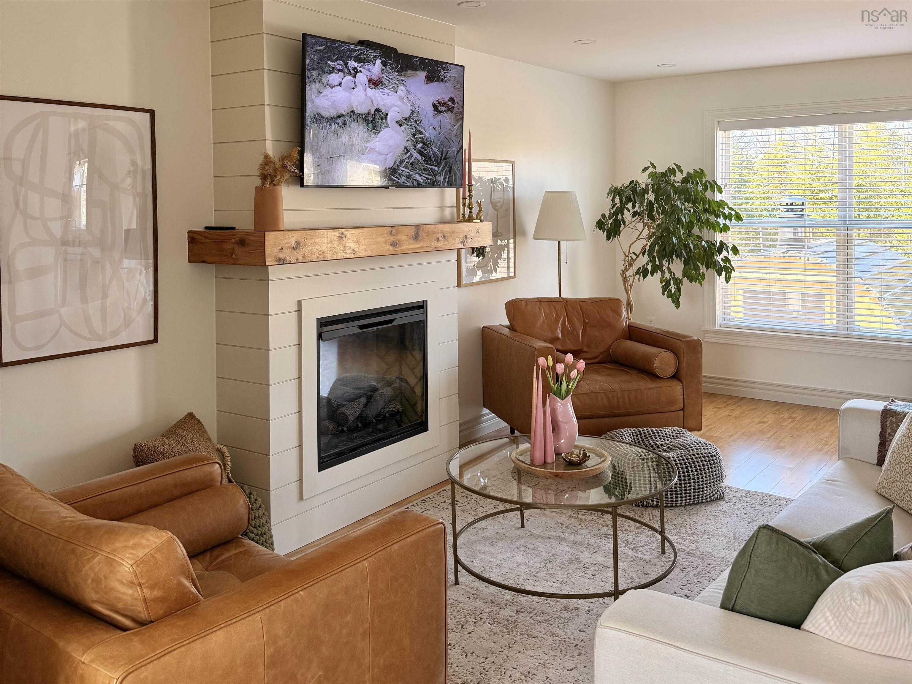 $749,900.00: 15 Acorn Avenue, Lantz