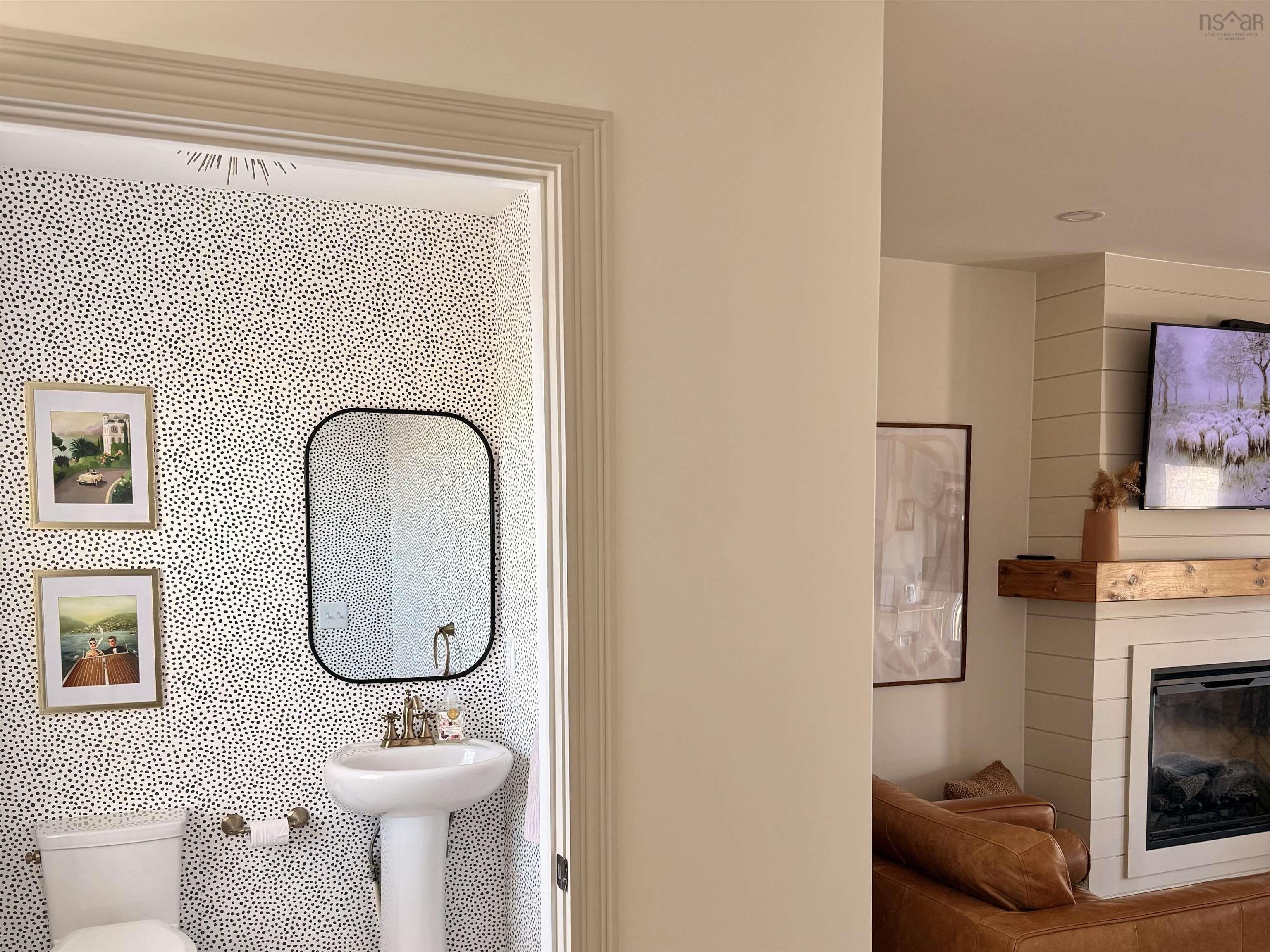 $749,900.00: 15 Acorn Avenue, Lantz