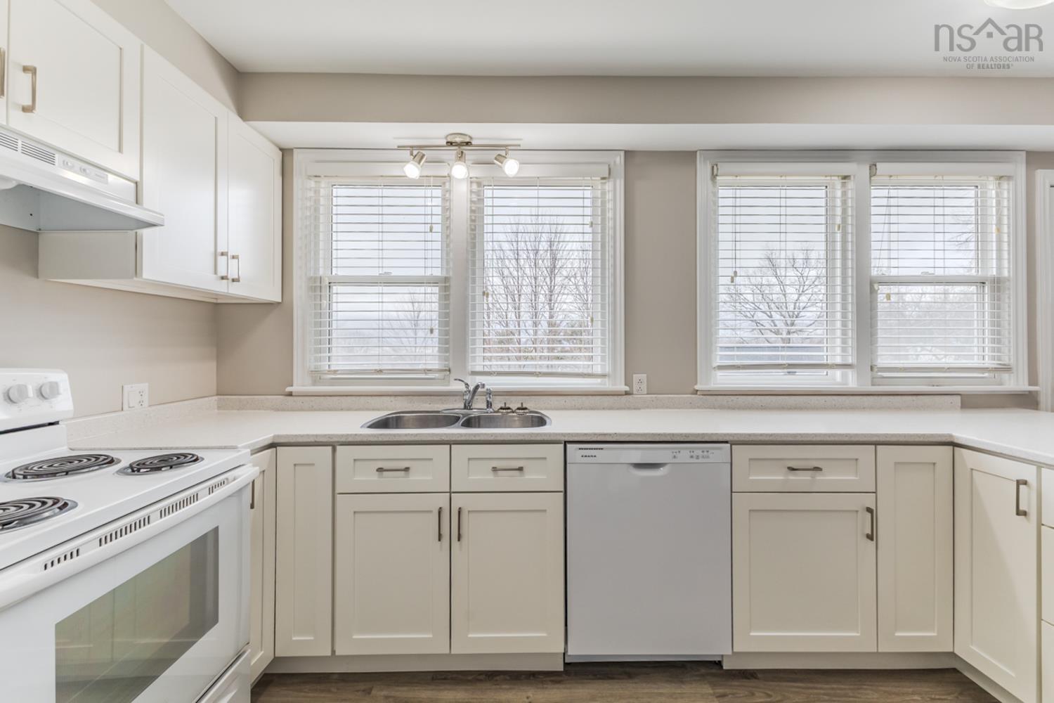 $385,000.00: 15 FAIRVIEW Drive, Truro