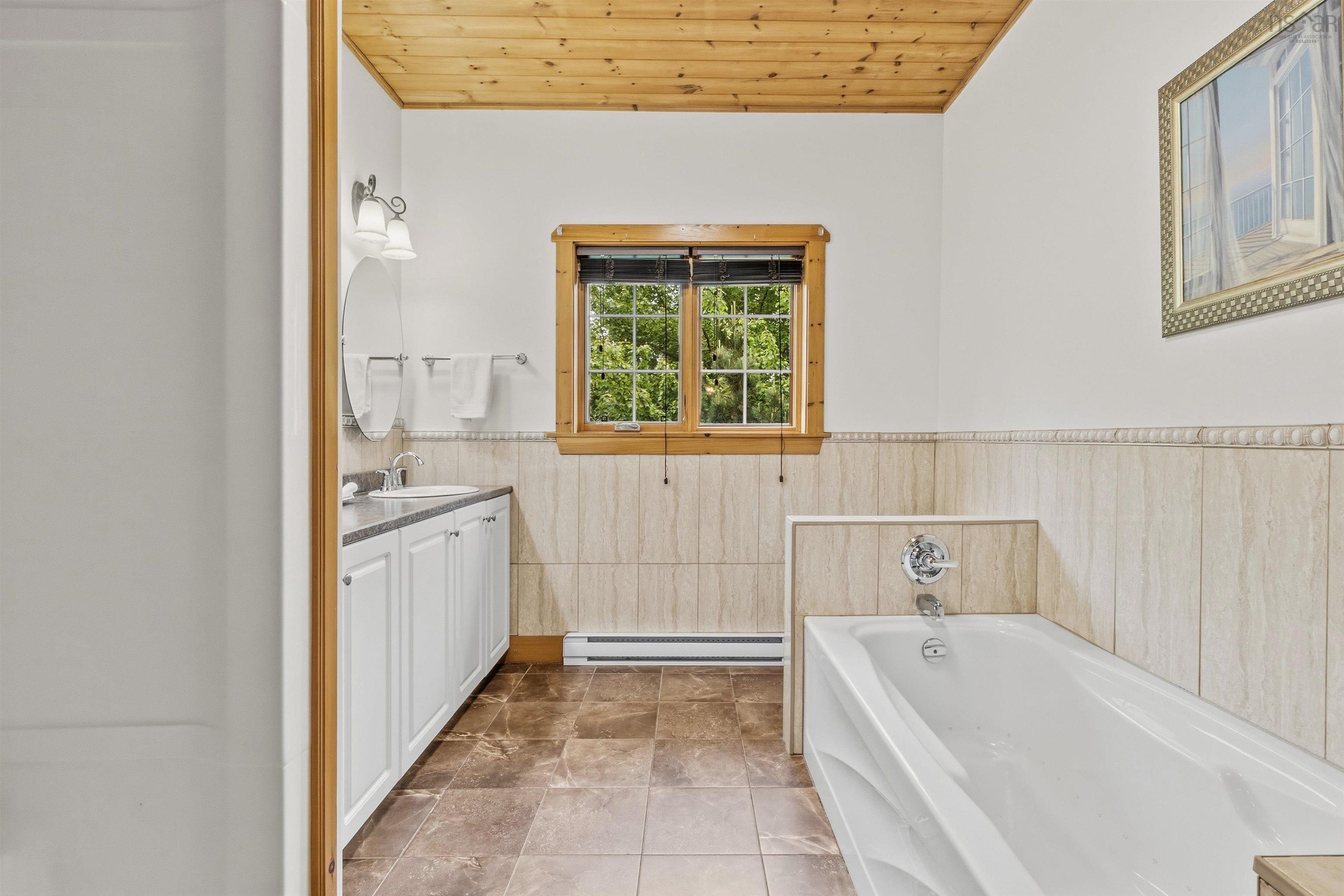 12895 Peggys Cove Road, Tantallon, NS (MLS 202606366)