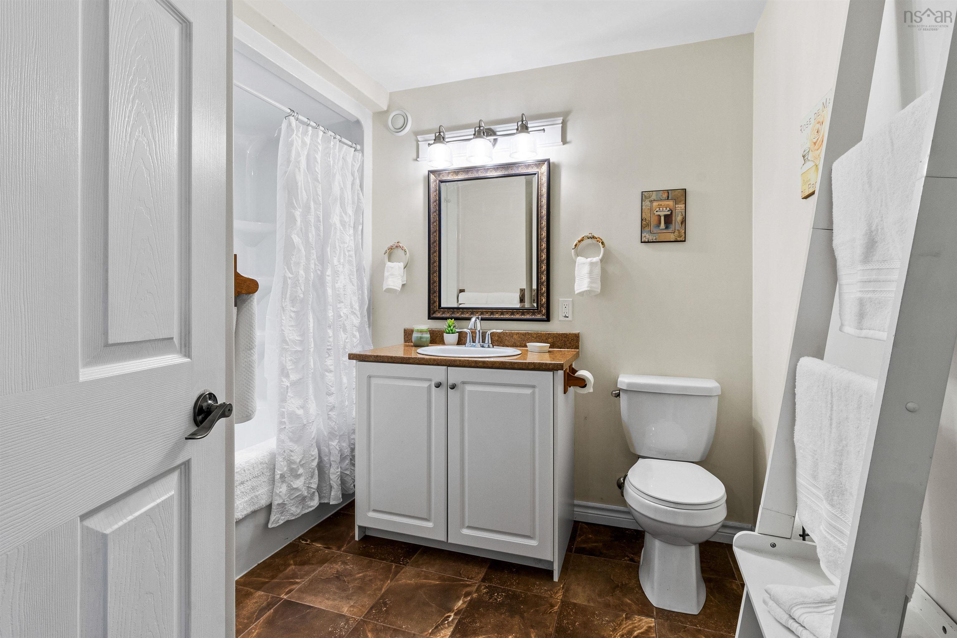 12895 Peggys Cove Road, Tantallon, NS (MLS 202606366)