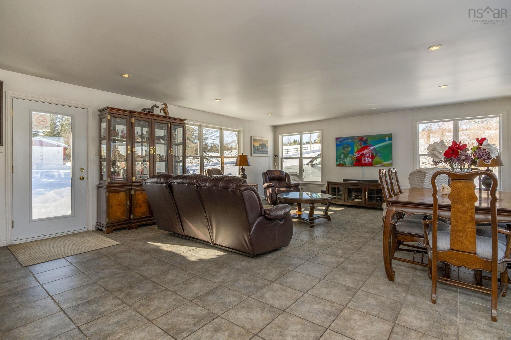 $599,900.00: 8 Arabian Lane, Elmsvale