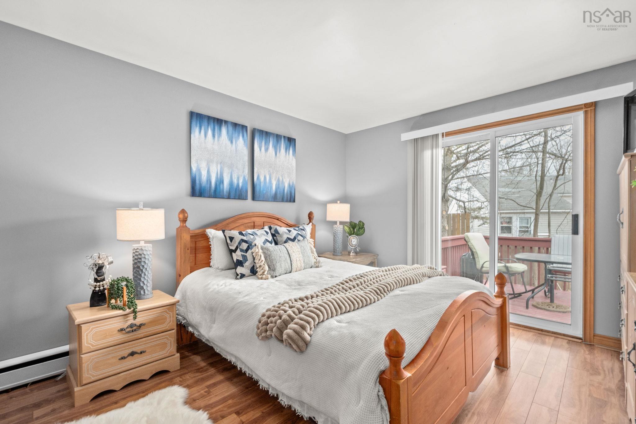 $369,900.00: 1491 Crossley Court, Windsor