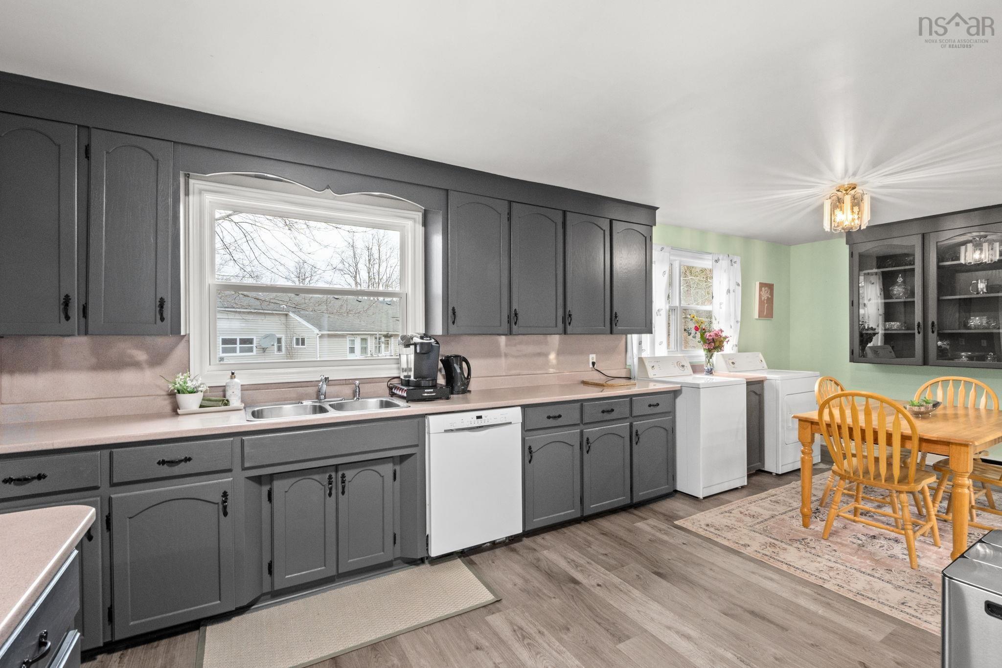 $369,900.00: 1491 Crossley Court, Windsor