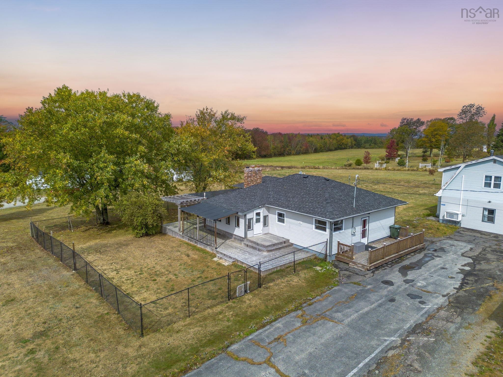 $499,900.00: 7072 340 Highway, Weaver Settlement