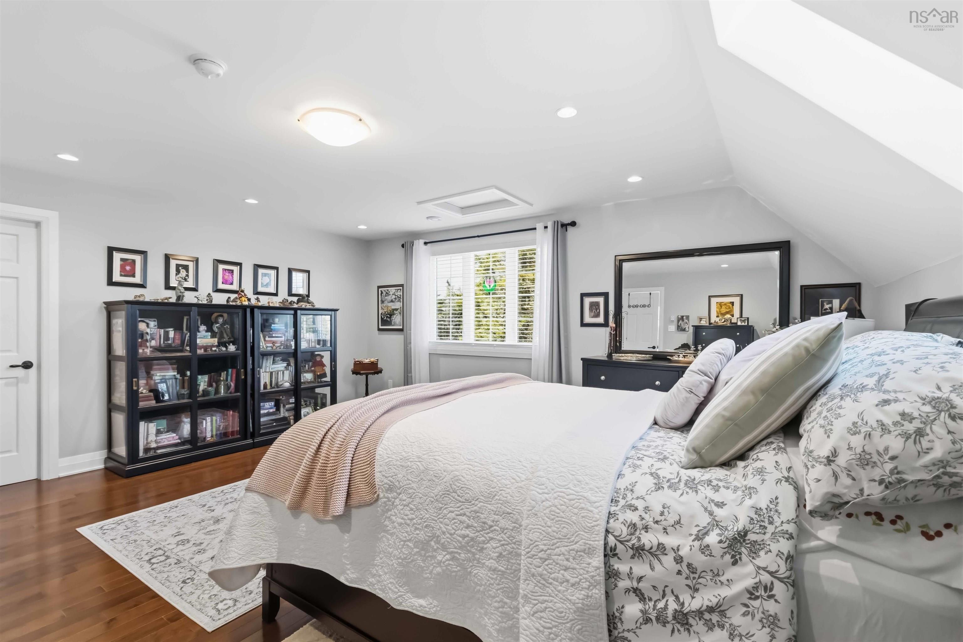 $839,900.00: 9 Crescent Point Lane, West Dublin