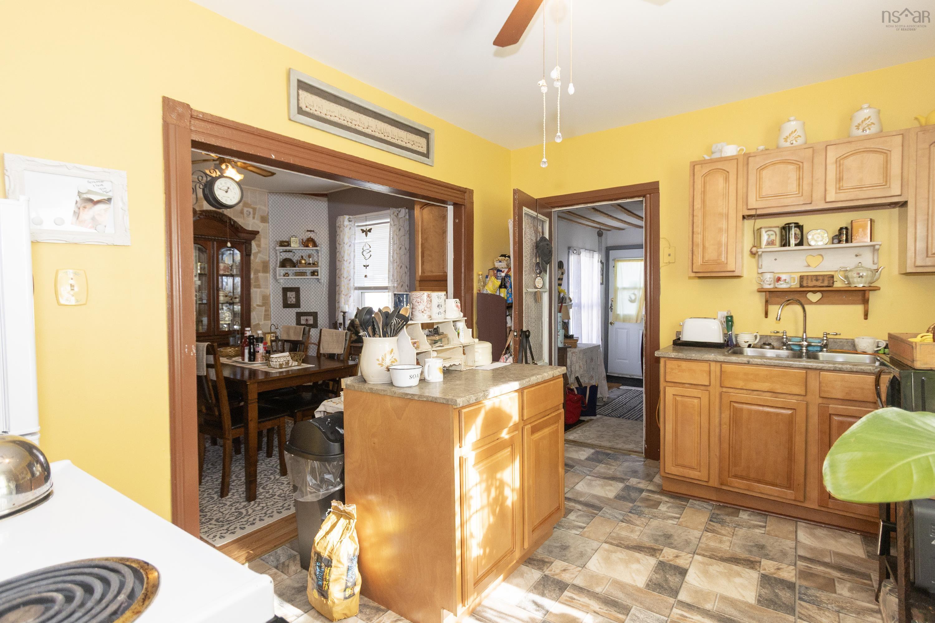 $139,900.00: 3 Crescent Avenue, Amherst