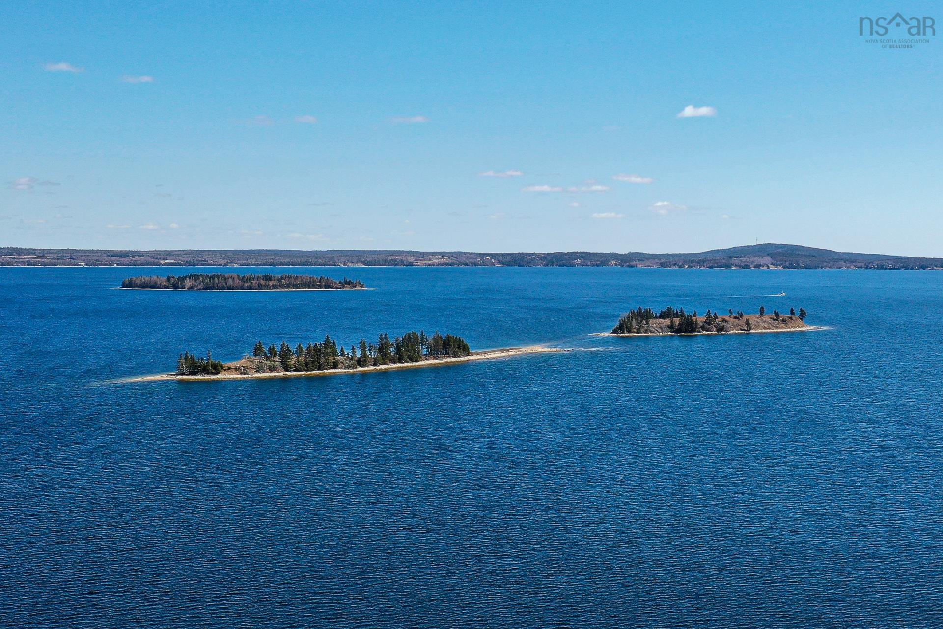 $560,000.00: Saddle Island, Chester