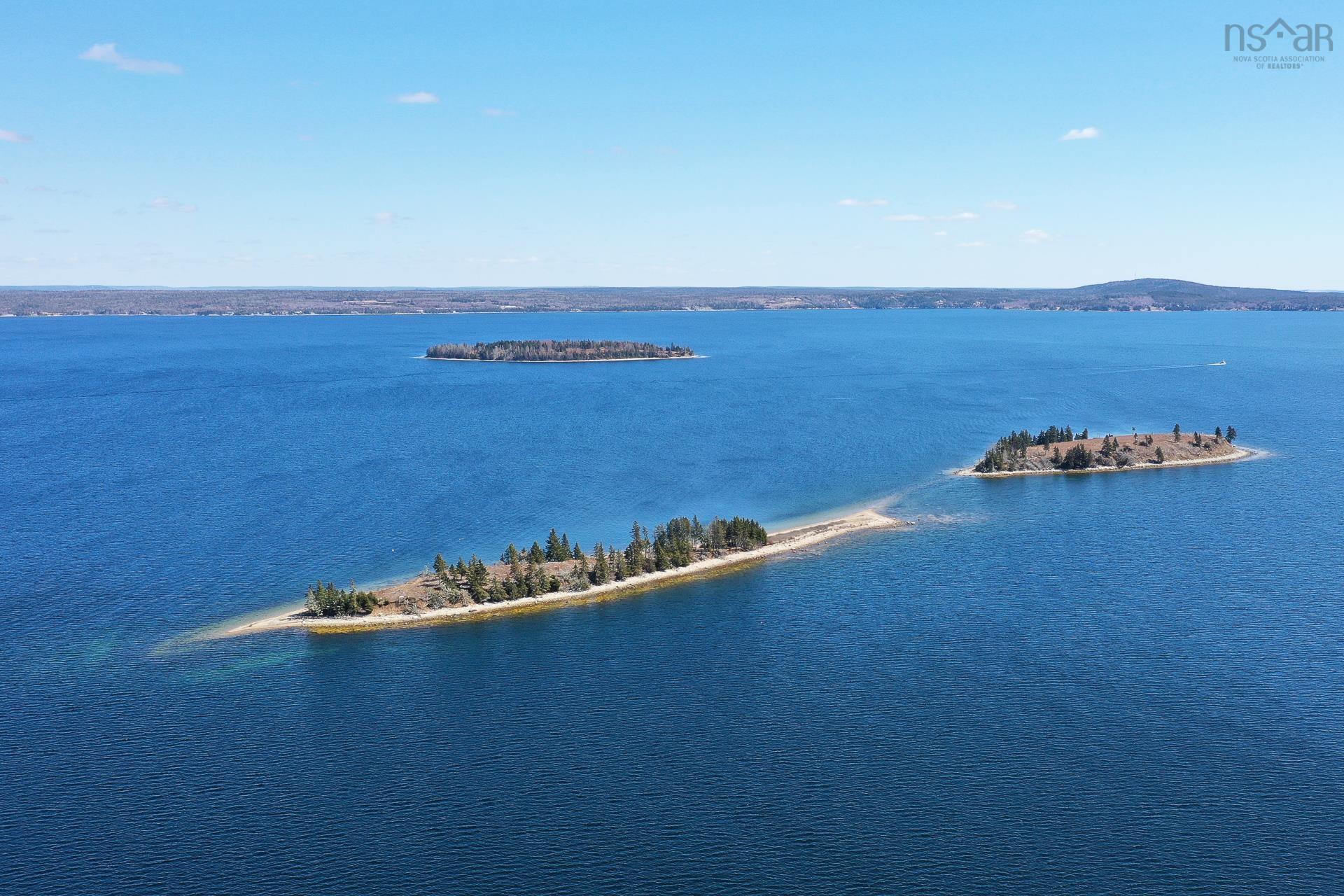 $560,000.00: Saddle Island, Chester