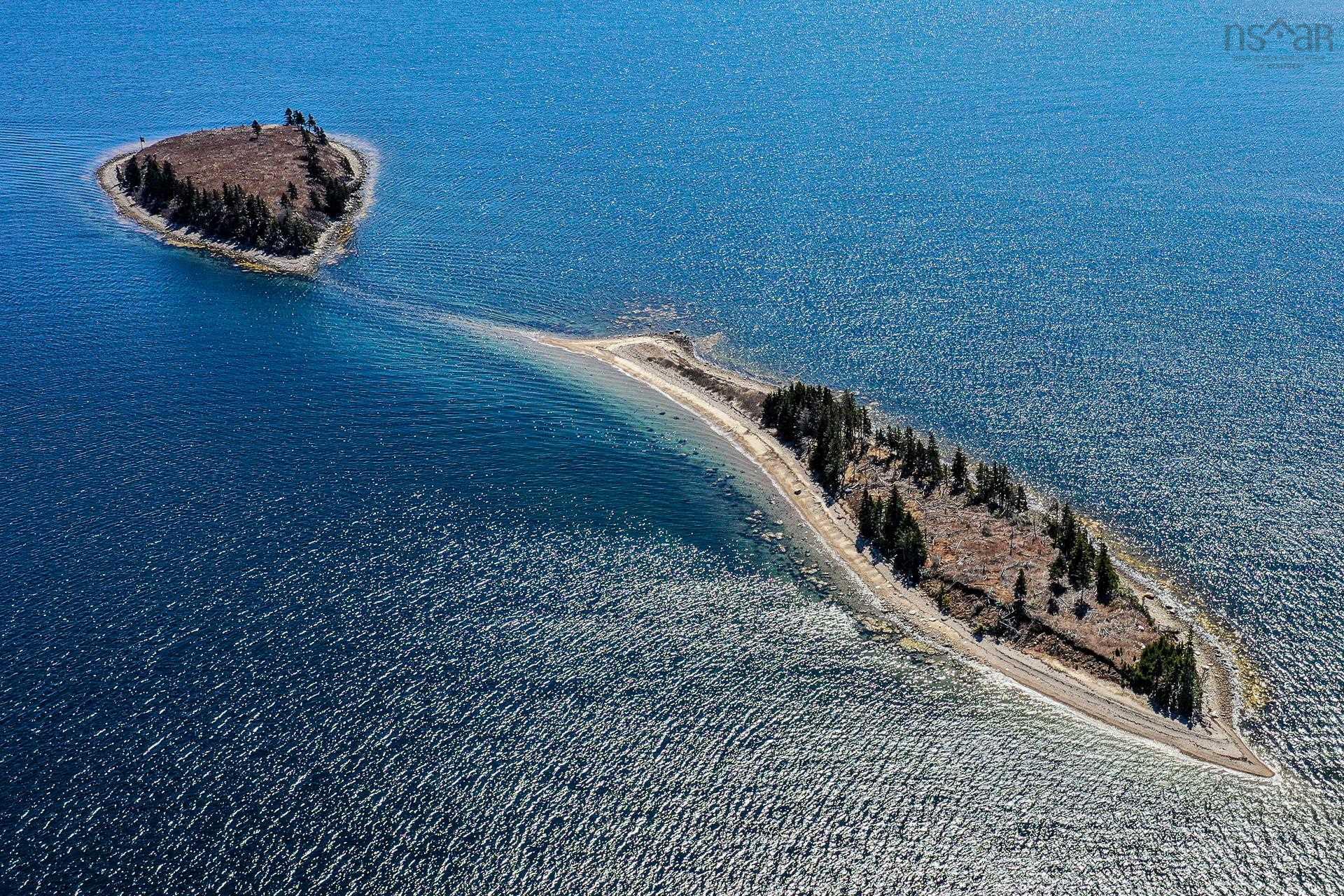 $560,000.00: Saddle Island, Chester