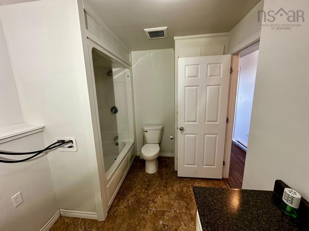 $449,500.00: 18 Jill Street W, New Minas