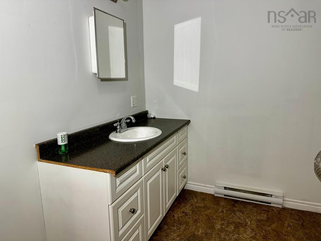 $449,500.00: 18 Jill Street W, New Minas