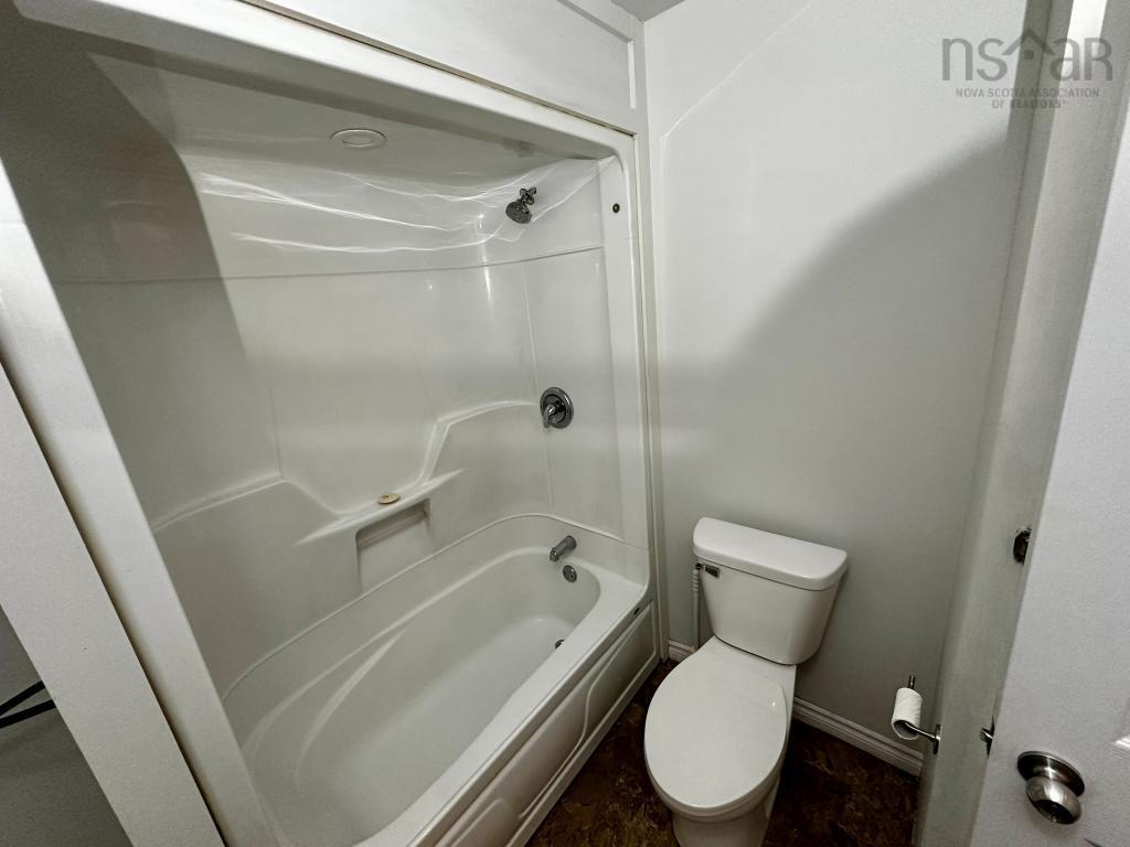 $449,500.00: 18 Jill Street W, New Minas