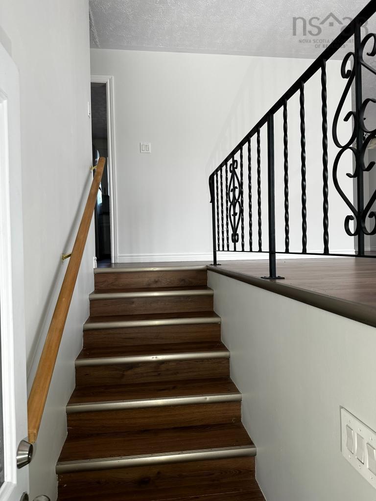 $449,500.00: 18 Jill Street W, New Minas