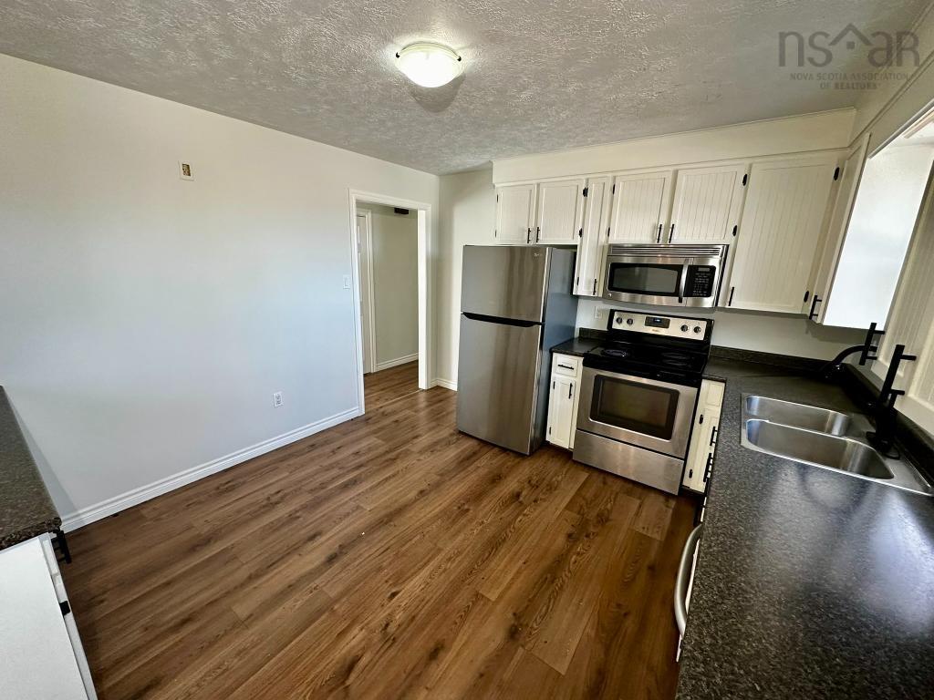 $449,500.00: 18 Jill Street W, New Minas