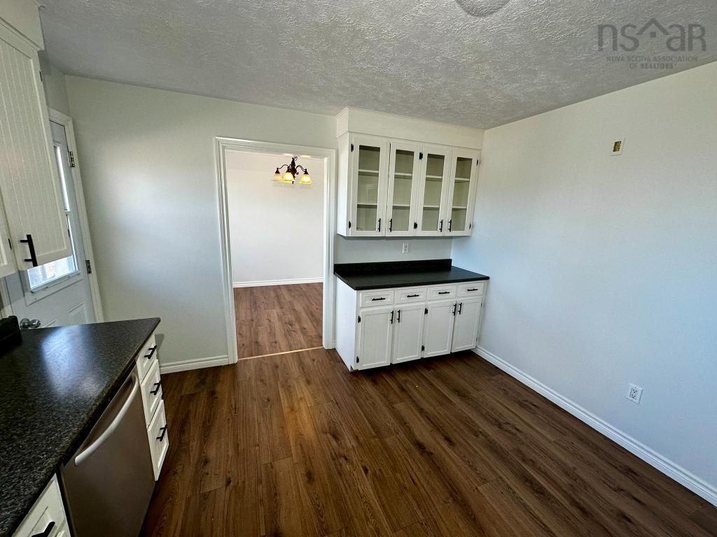 $449,500.00: 18 Jill Street W, New Minas