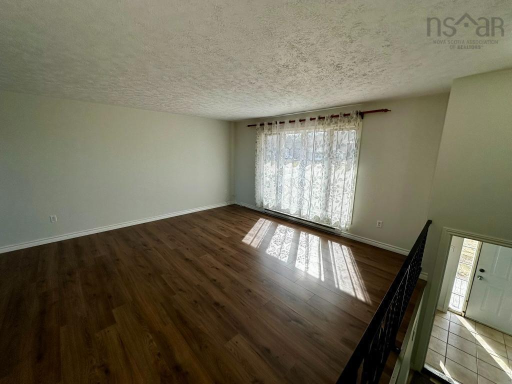 $449,500.00: 18 Jill Street W, New Minas