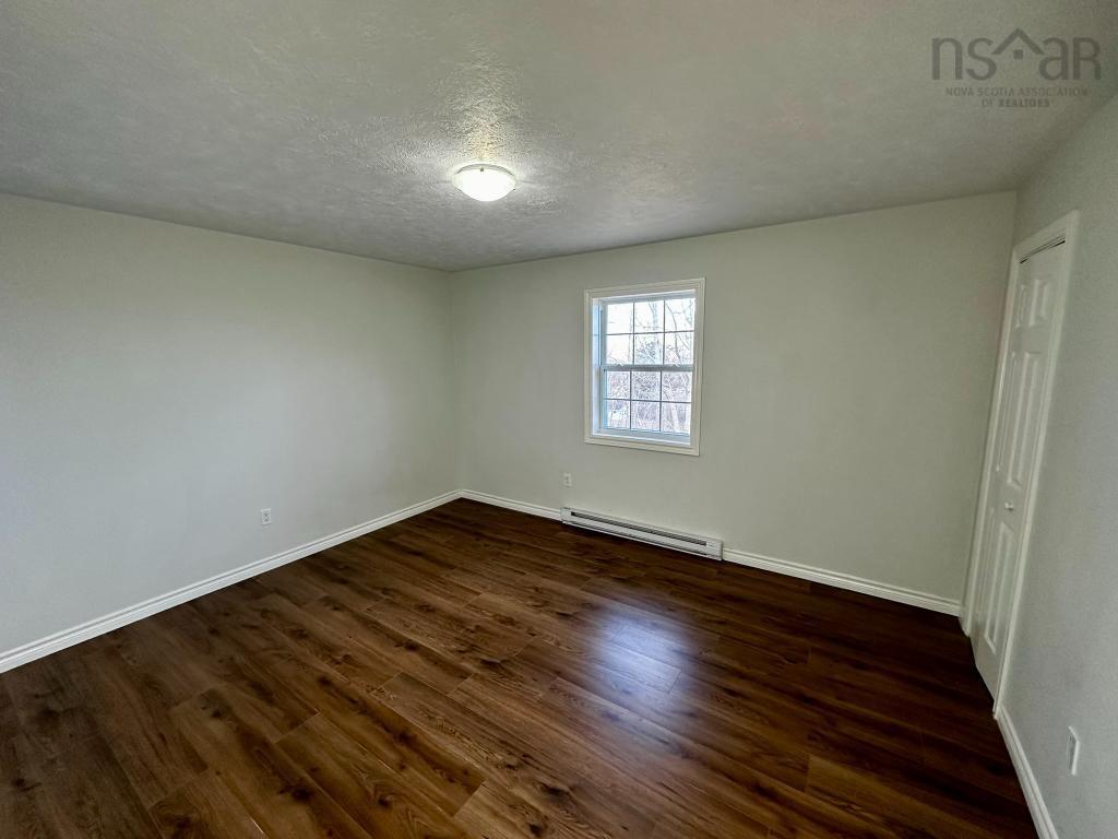 $449,500.00: 18 Jill Street W, New Minas