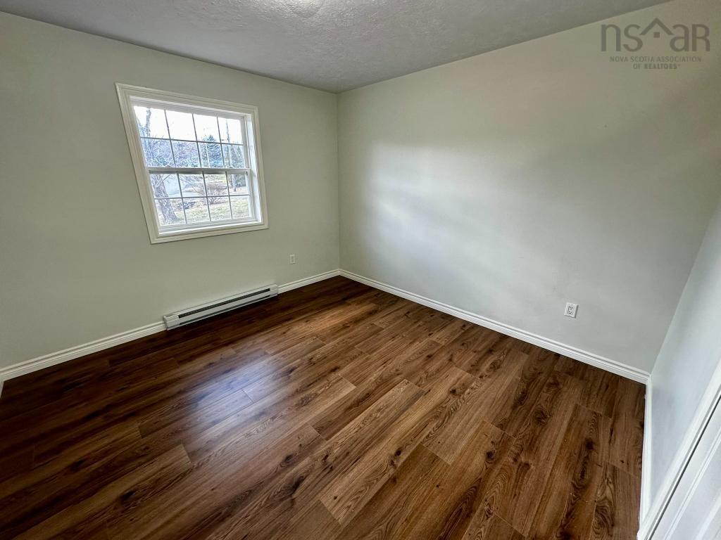 $449,500.00: 18 Jill Street W, New Minas
