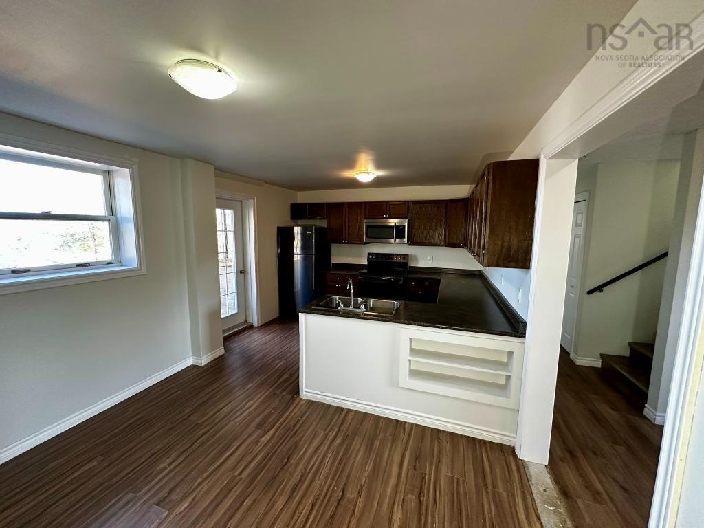 $449,500.00: 18 Jill Street W, New Minas