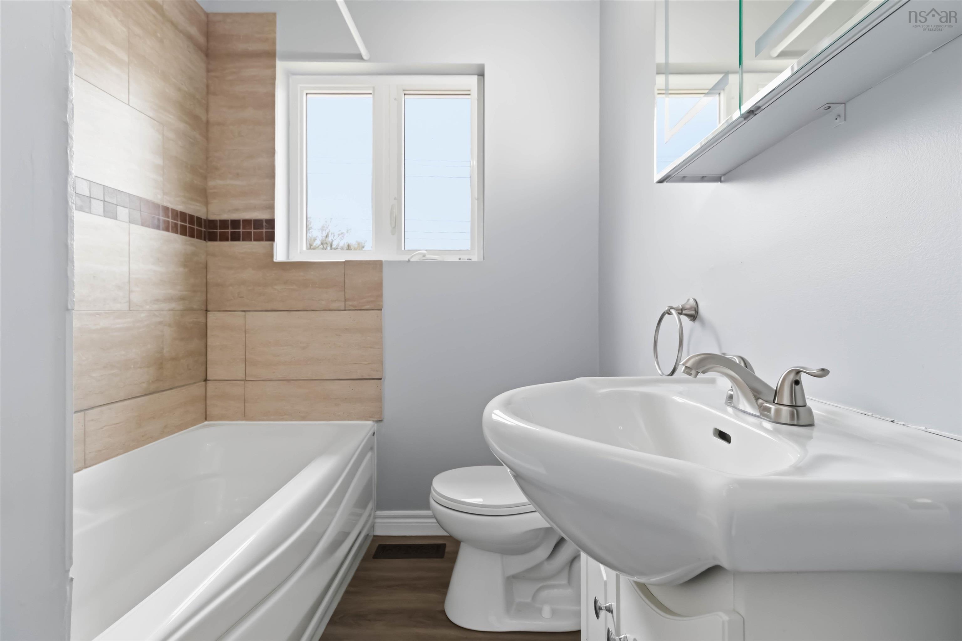 $329,600.00: 796 331 Highway, Conquerall Bank