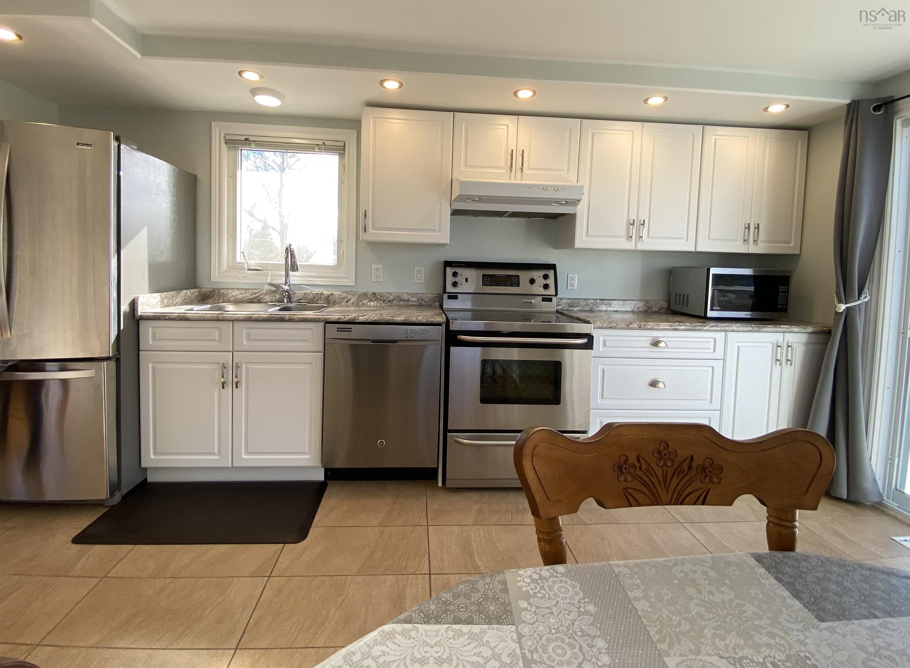 $254,900.00: 231 Scotia Drive, Goose Lake