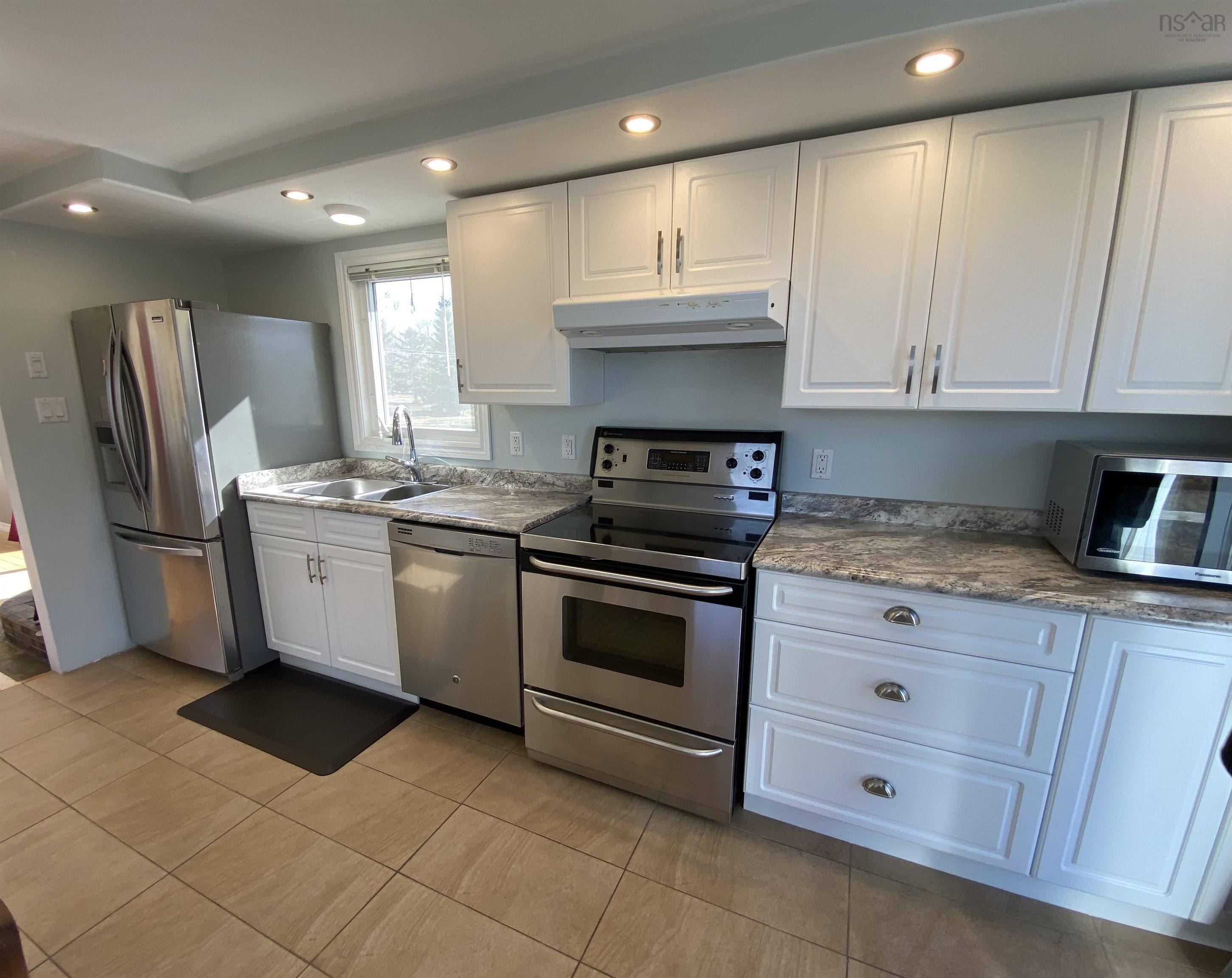 $254,900.00: 231 Scotia Drive, Goose Lake