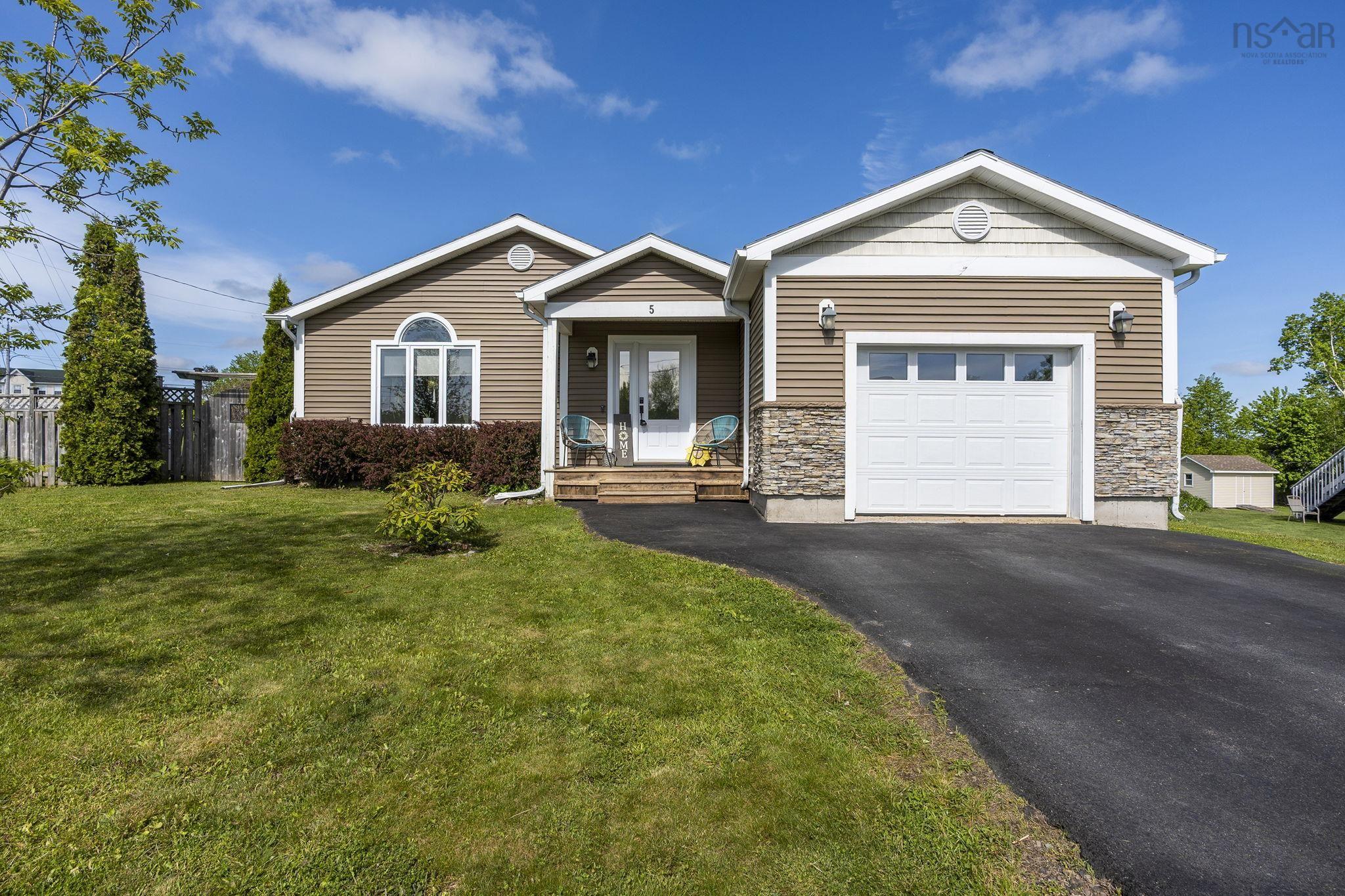 $564,900.00: 5 Tailfeather Court, North Kentville