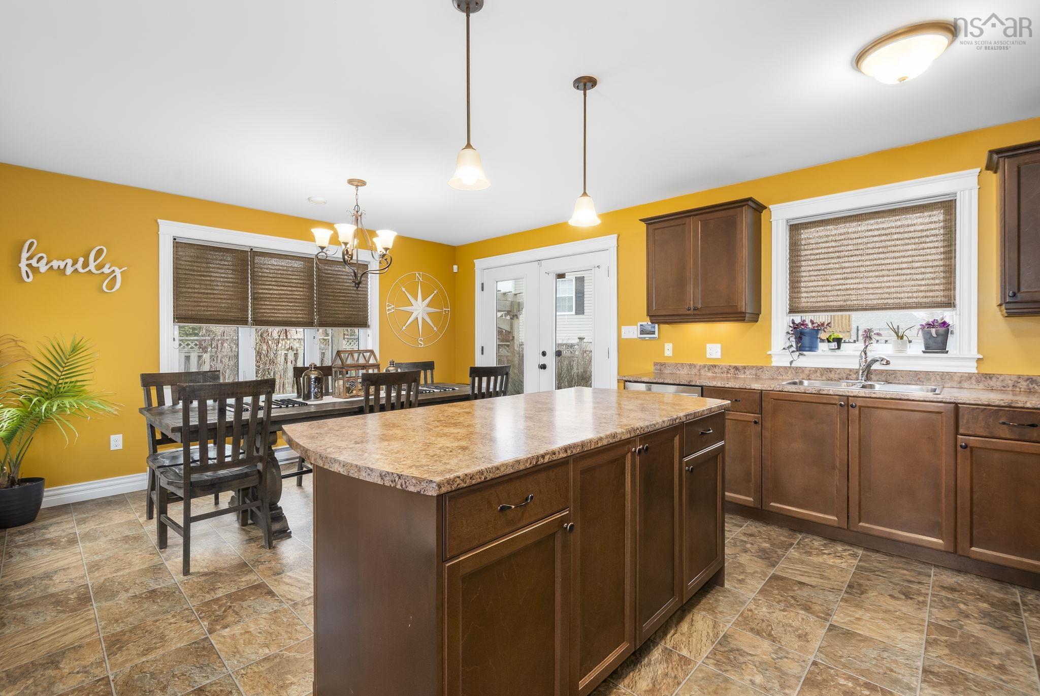 $594,900.00: 5 Tailfeather Court, North Kentville