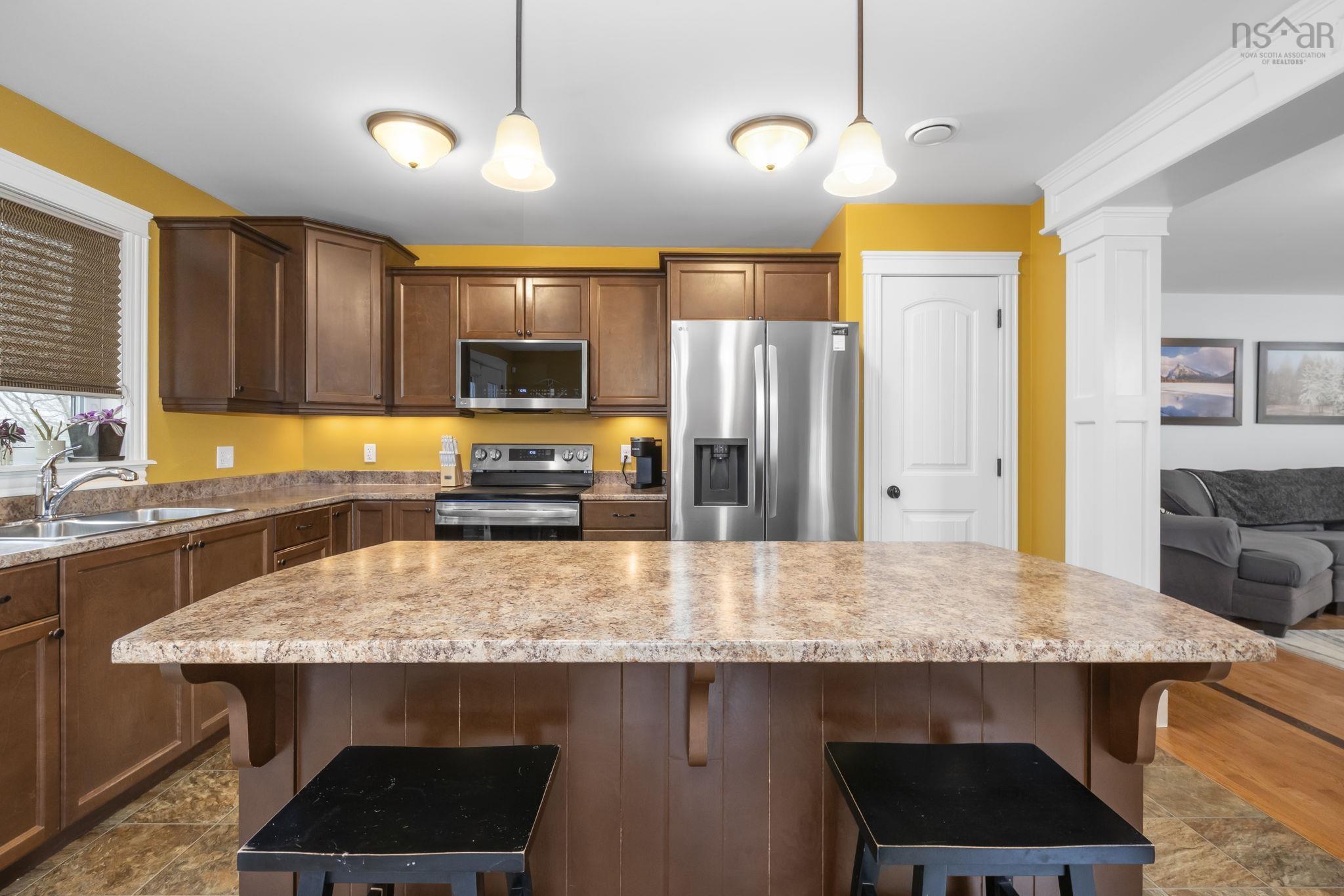 $594,900.00: 5 Tailfeather Court, North Kentville