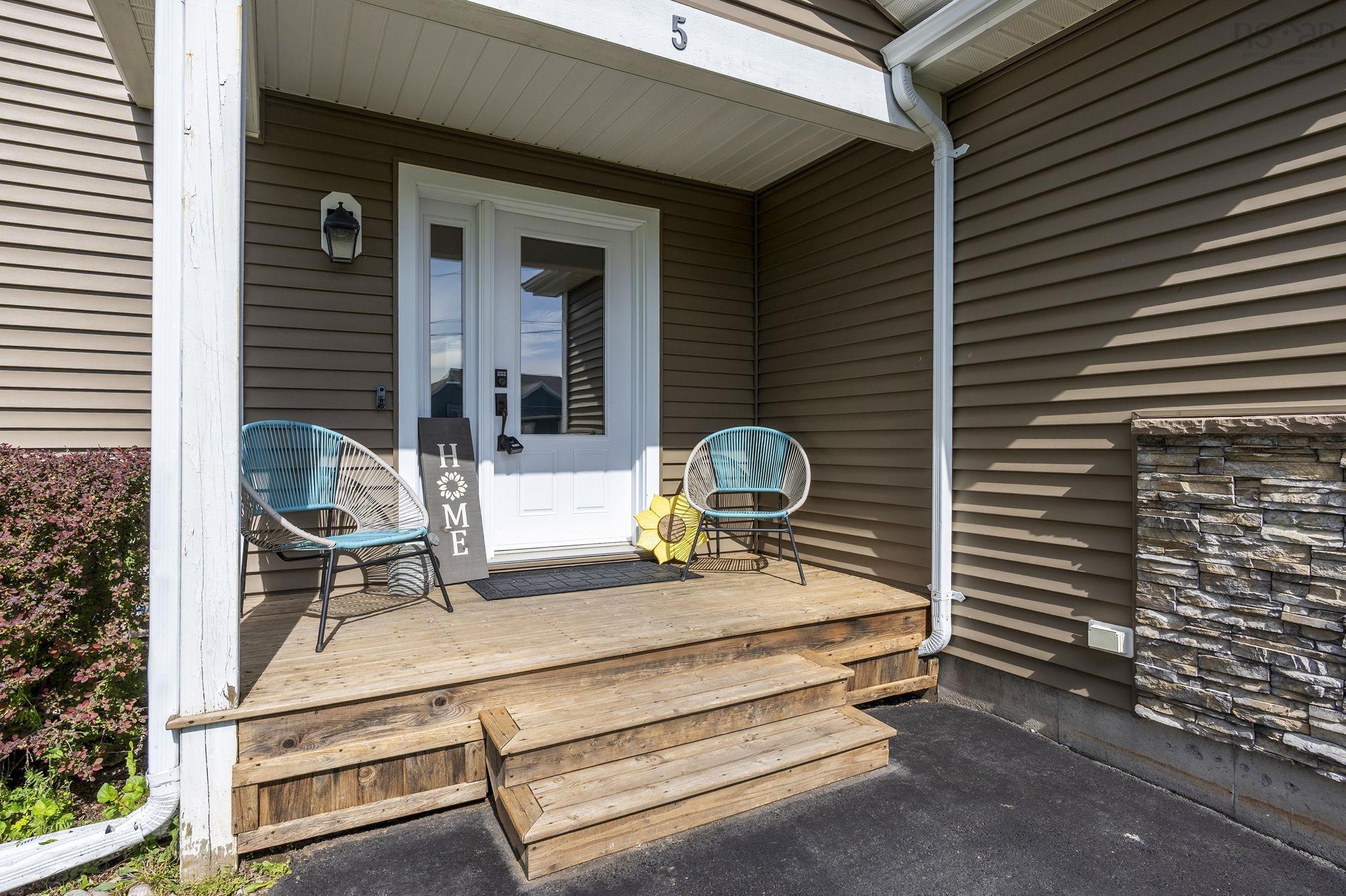 $564,900.00: 5 Tailfeather Court, North Kentville