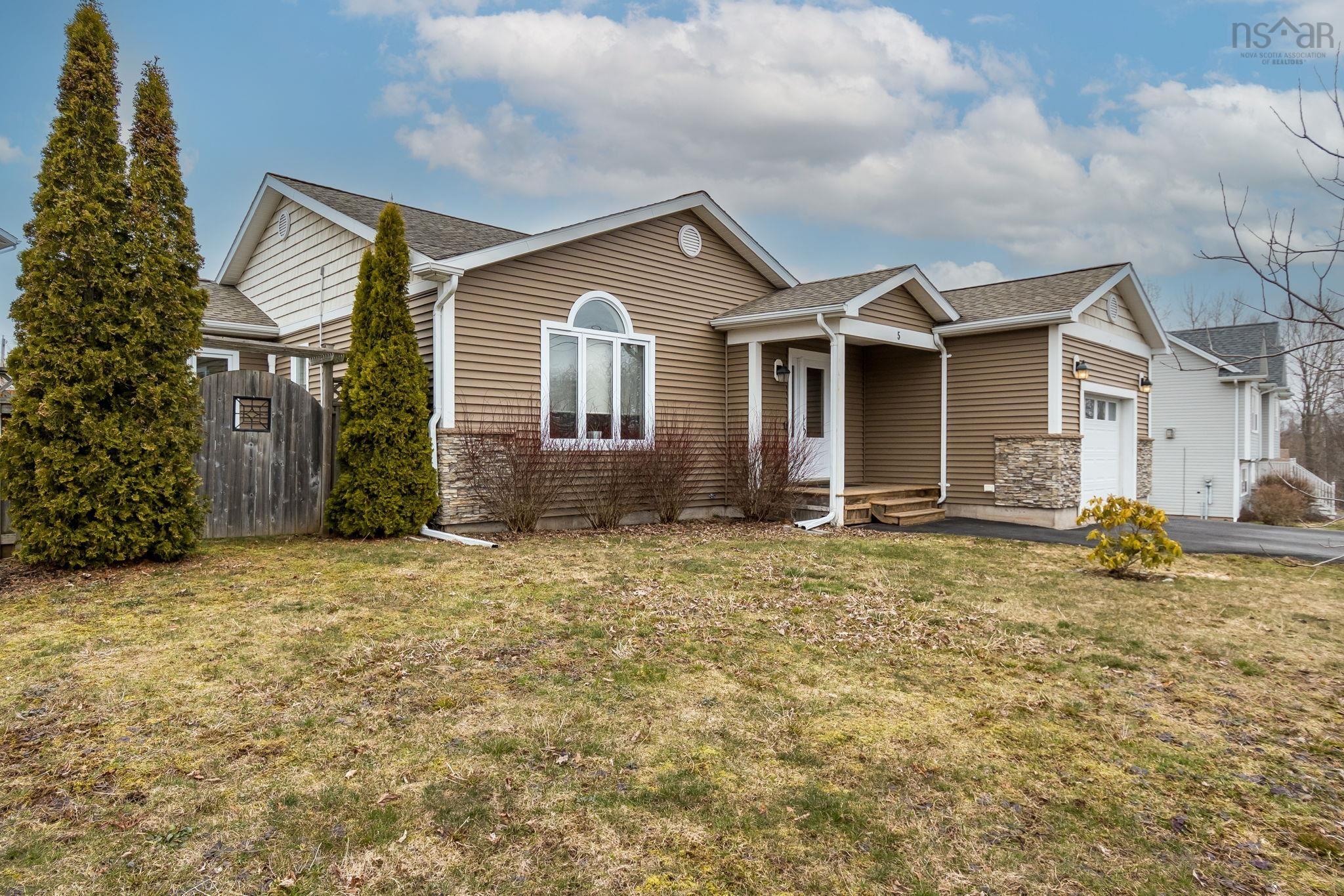 $594,900.00: 5 Tailfeather Court, North Kentville