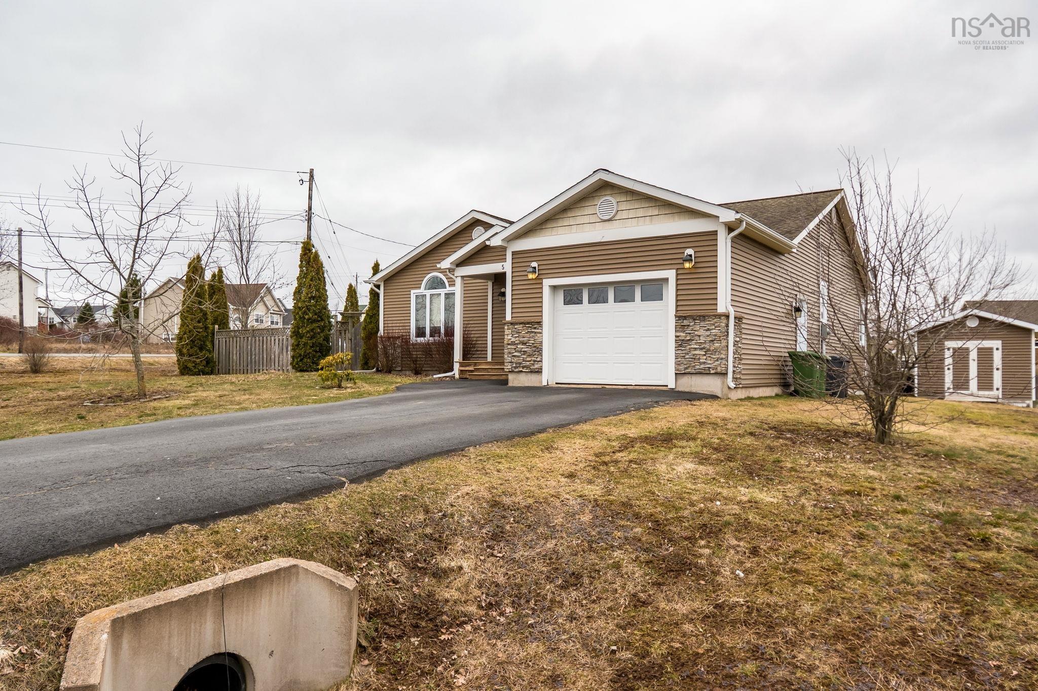 $594,900.00: 5 Tailfeather Court, North Kentville